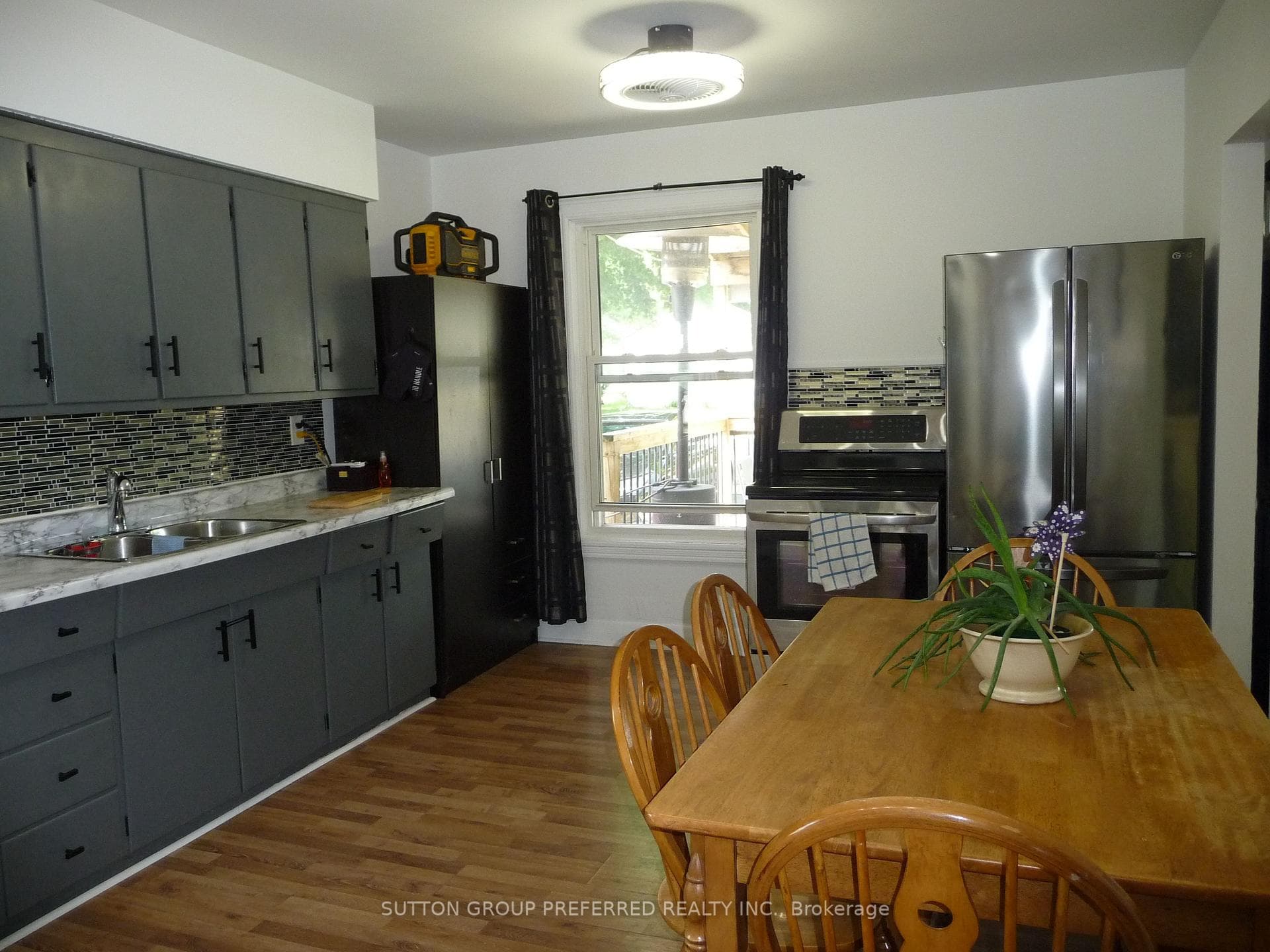 206 Emerson Avenue photo 5