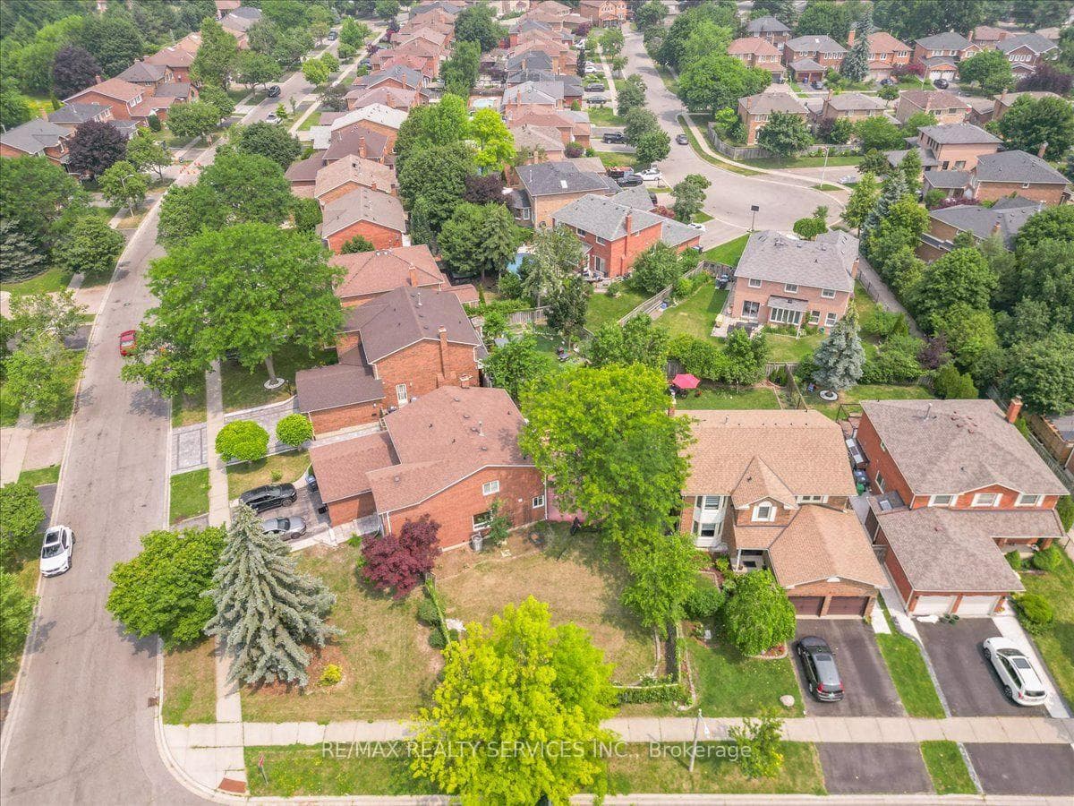 79 Burgby Avenue photo 42