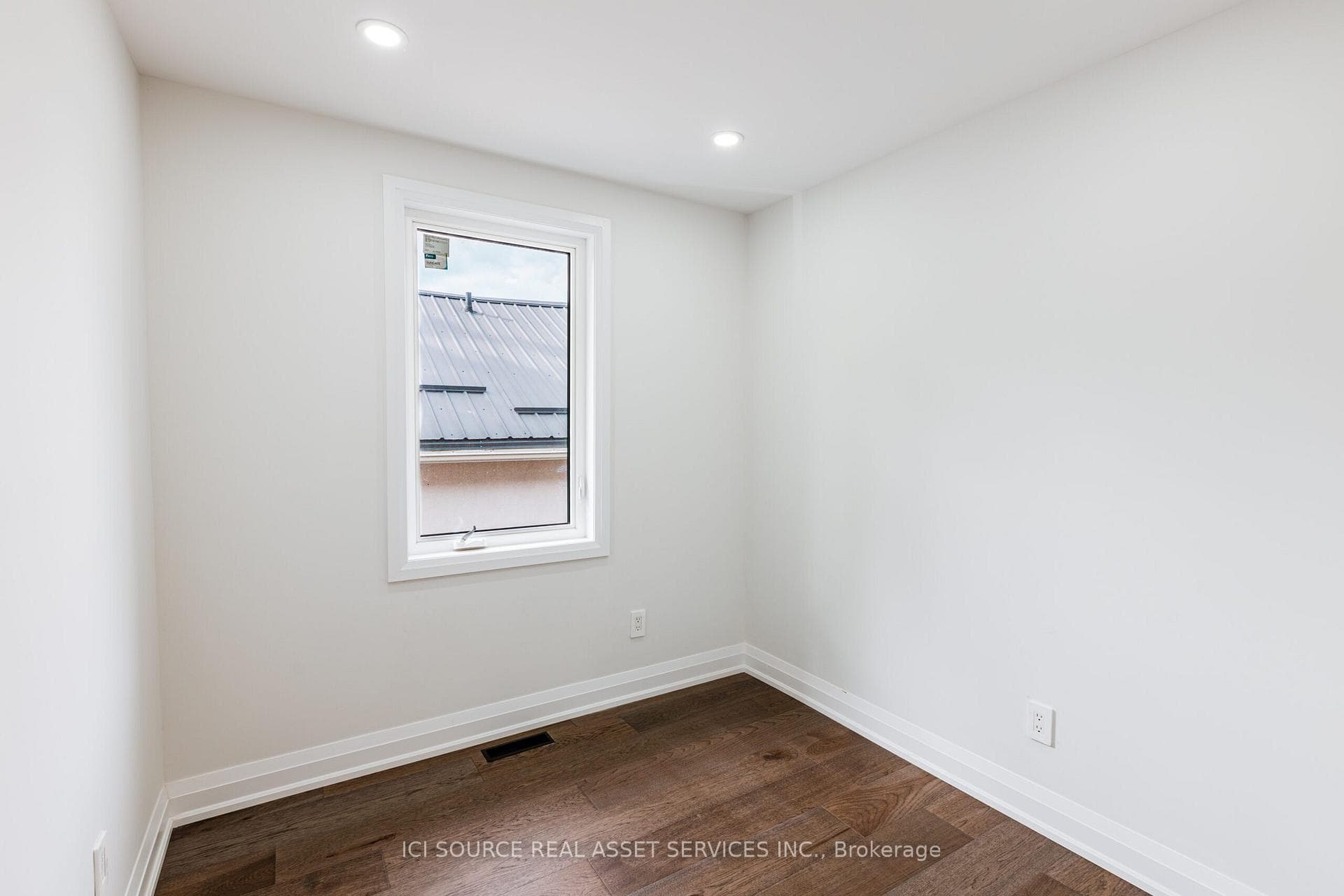 56 Nassau Street photo 15
