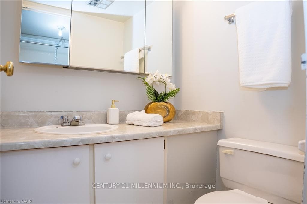 3700 Kaneff Crescent Unit 1103 photo 21