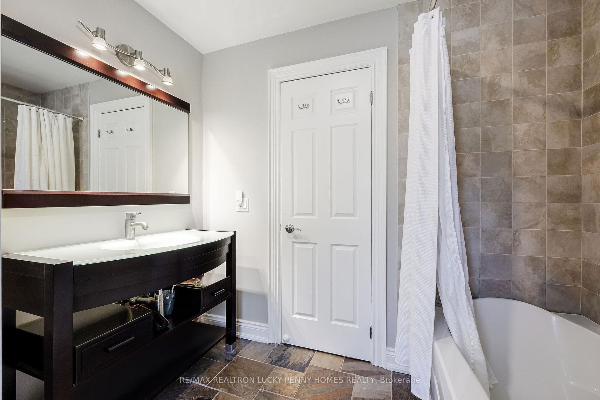 15 Aitken Circle photo 28