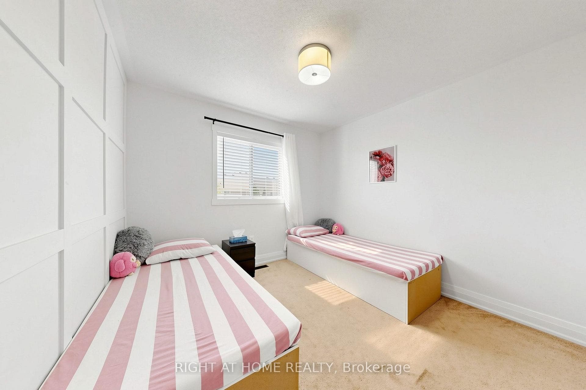 7 Macmillan Avenue photo 37