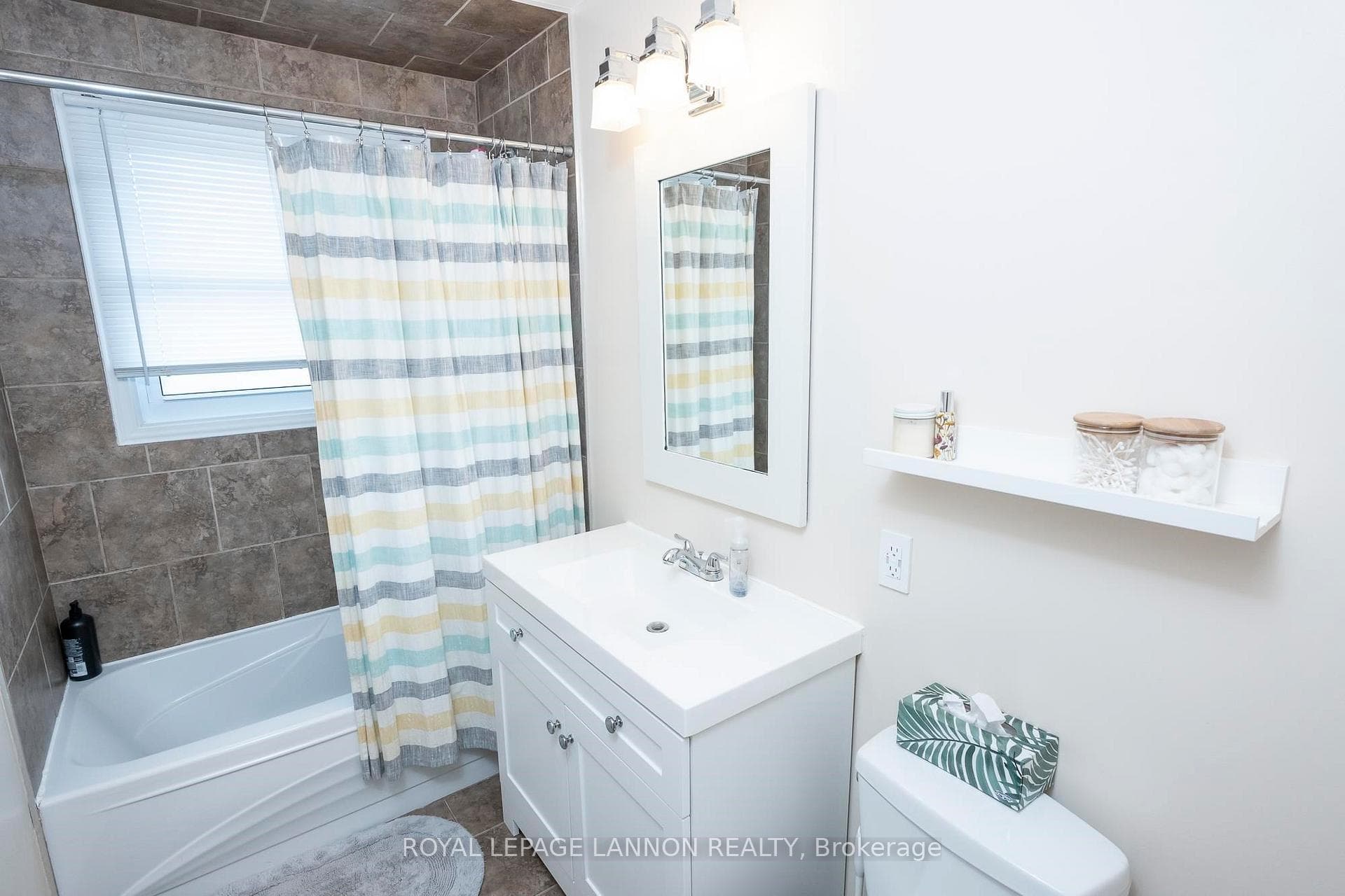131 Maplewood Street photo 13