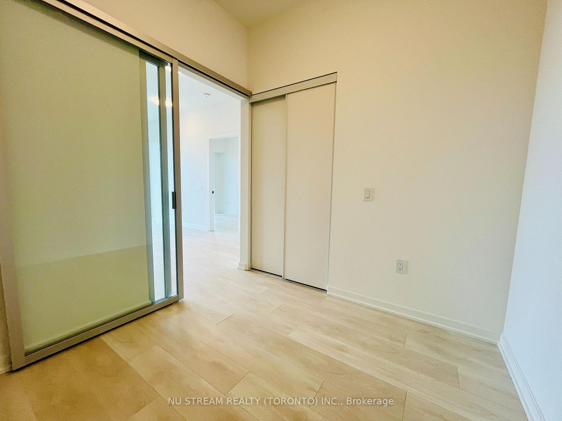 1285 Dupont Street Unit 807 photo 12