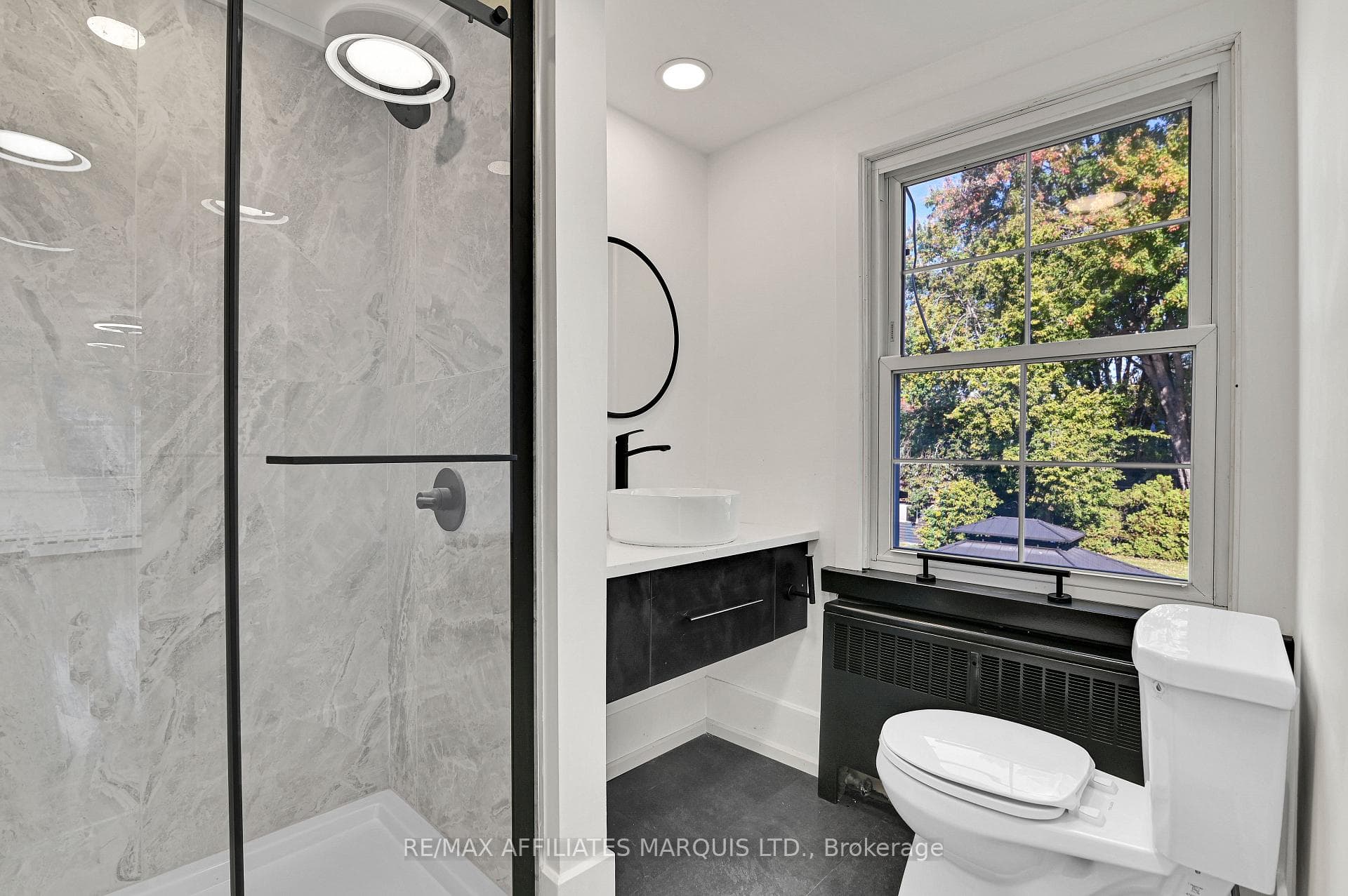 1603 Peter Street photo 31