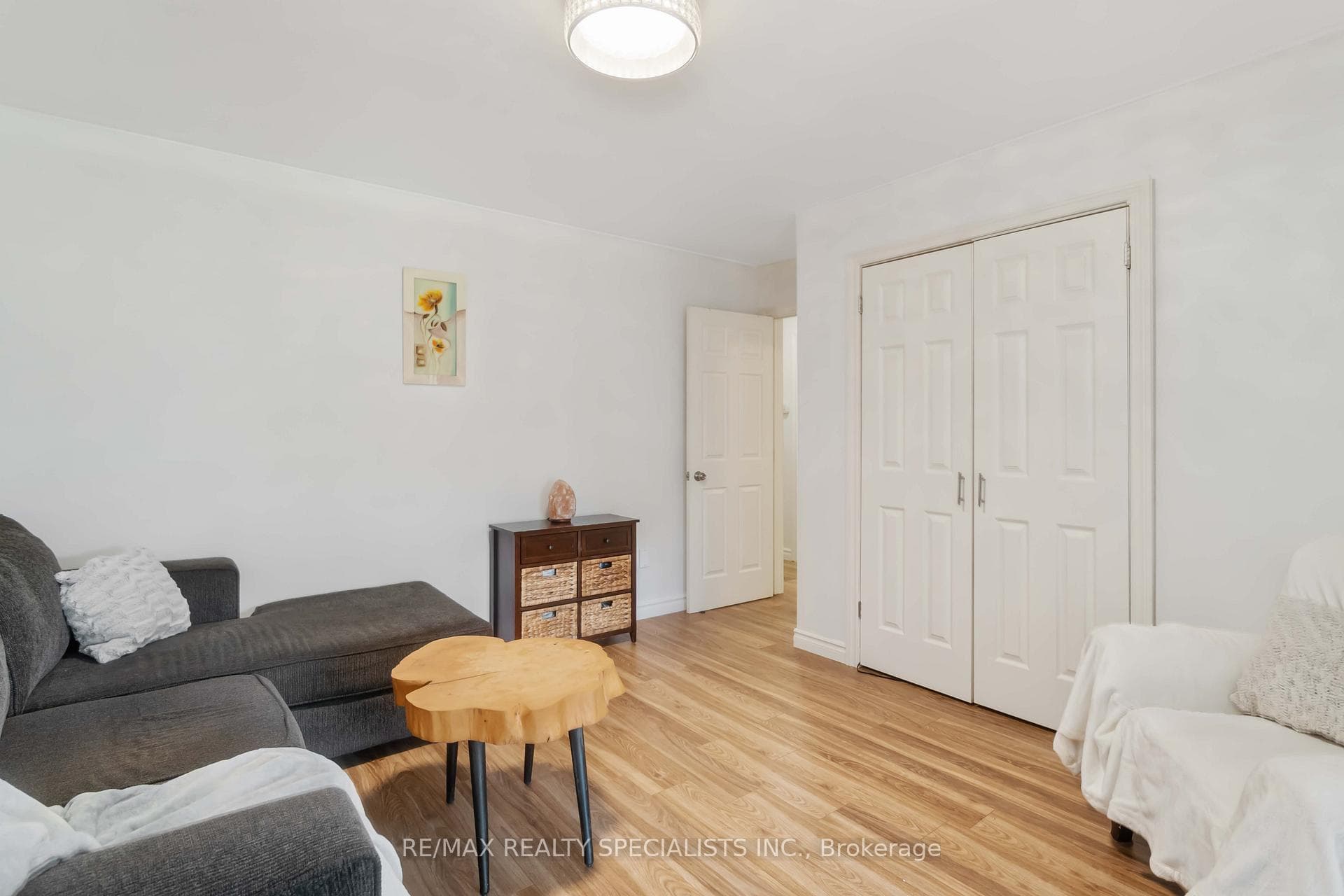 329 Gatfield Avenue photo 16