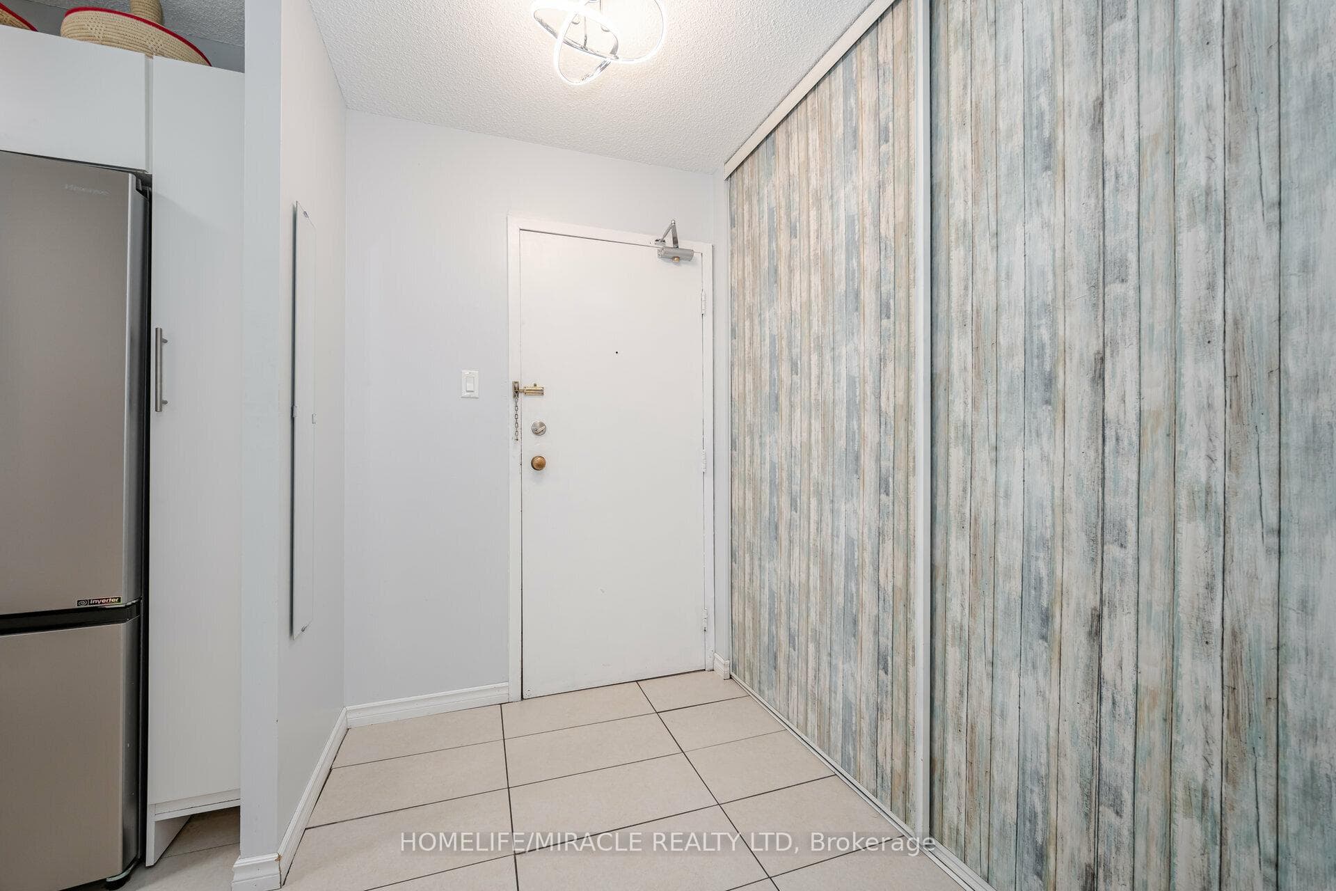 5580 Sheppard Avenue Unit 305 photo 4