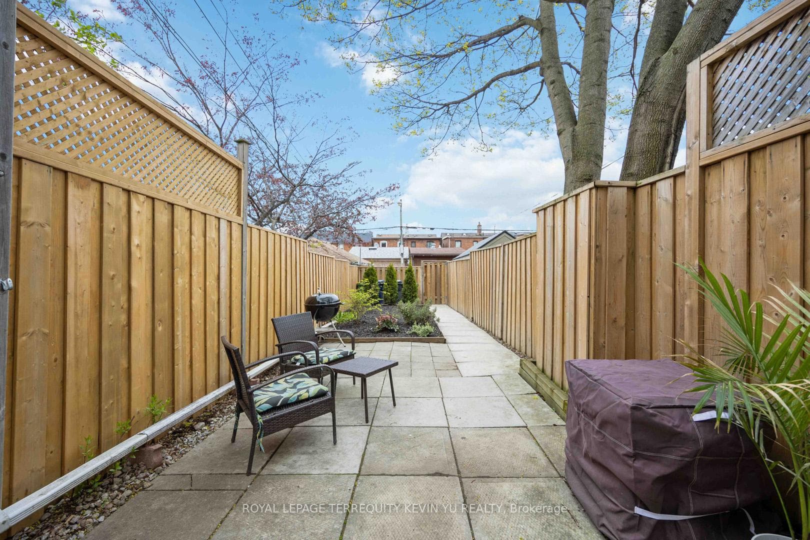 195 Boon Avenue photo 25