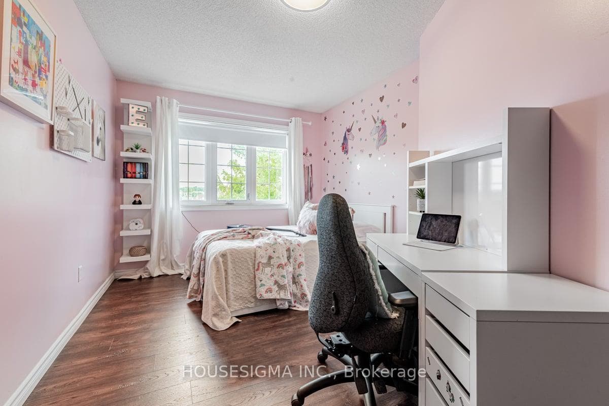 555 Tugwell Place photo 21