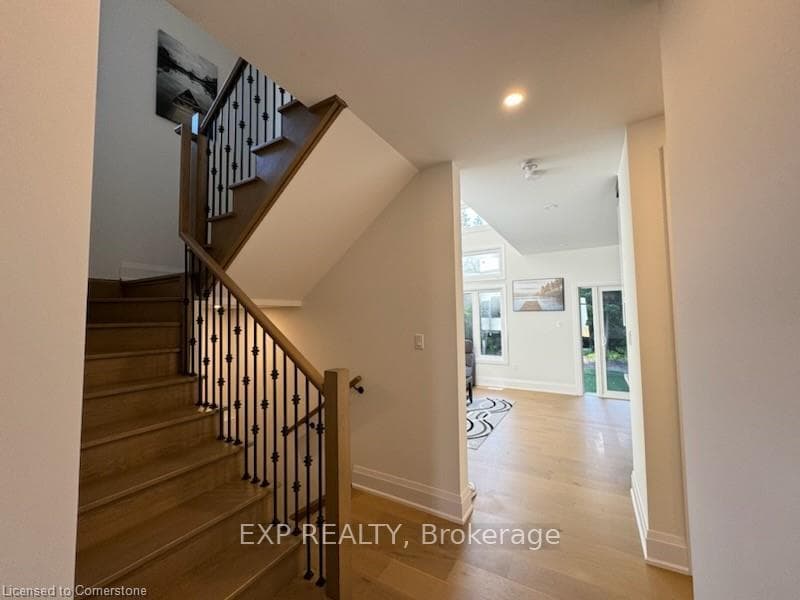 106 Seabastian Street photo 8