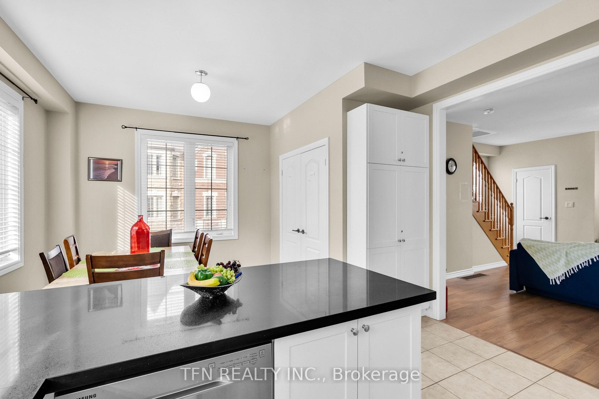 2 Shiff Crescent photo 14