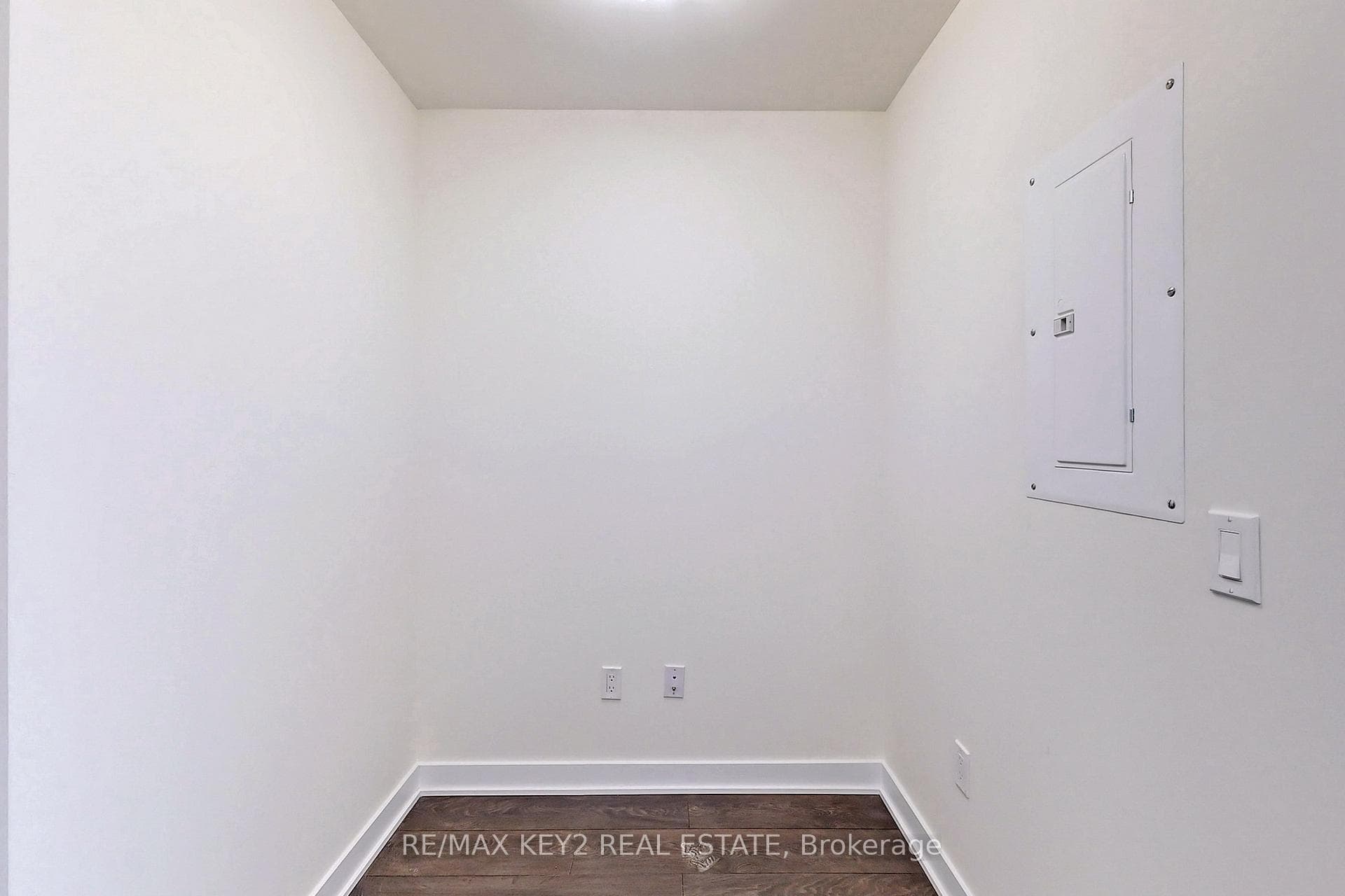 2221 Yonge Street Unit 4310 photo 14