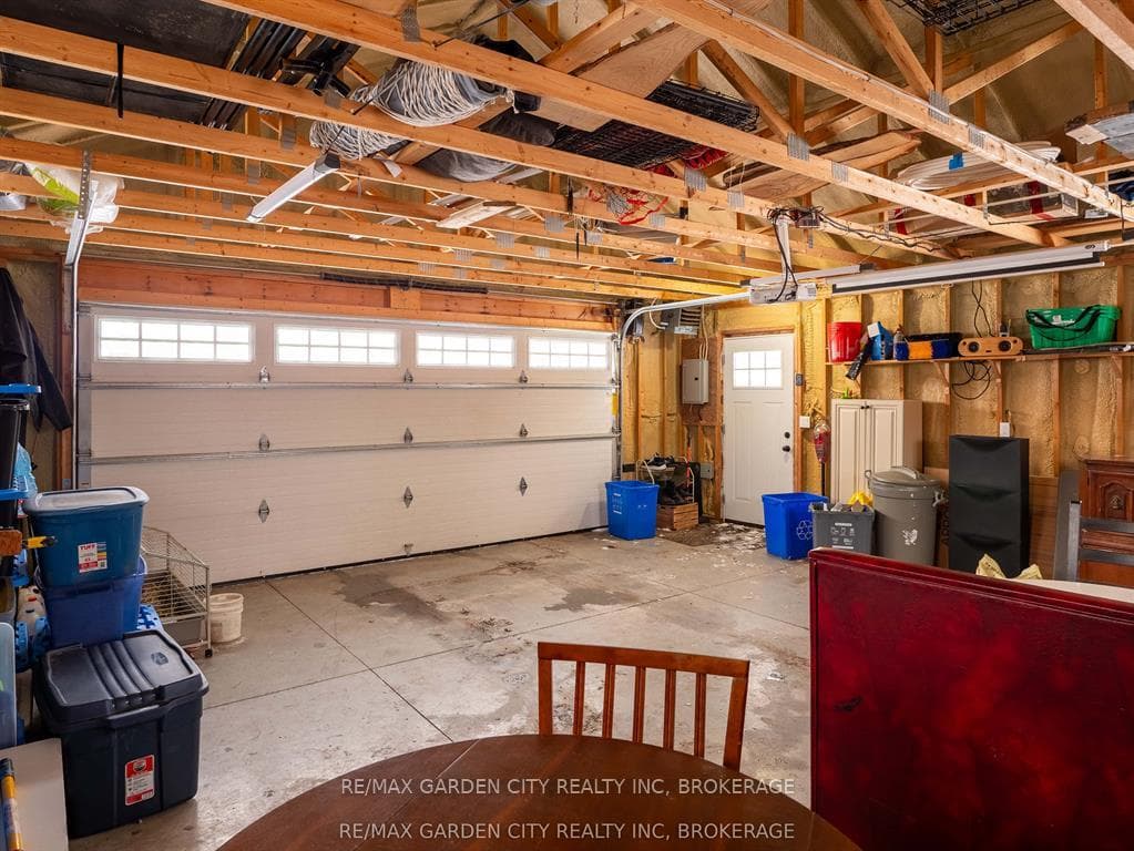 521 NETHERBY Road photo 7