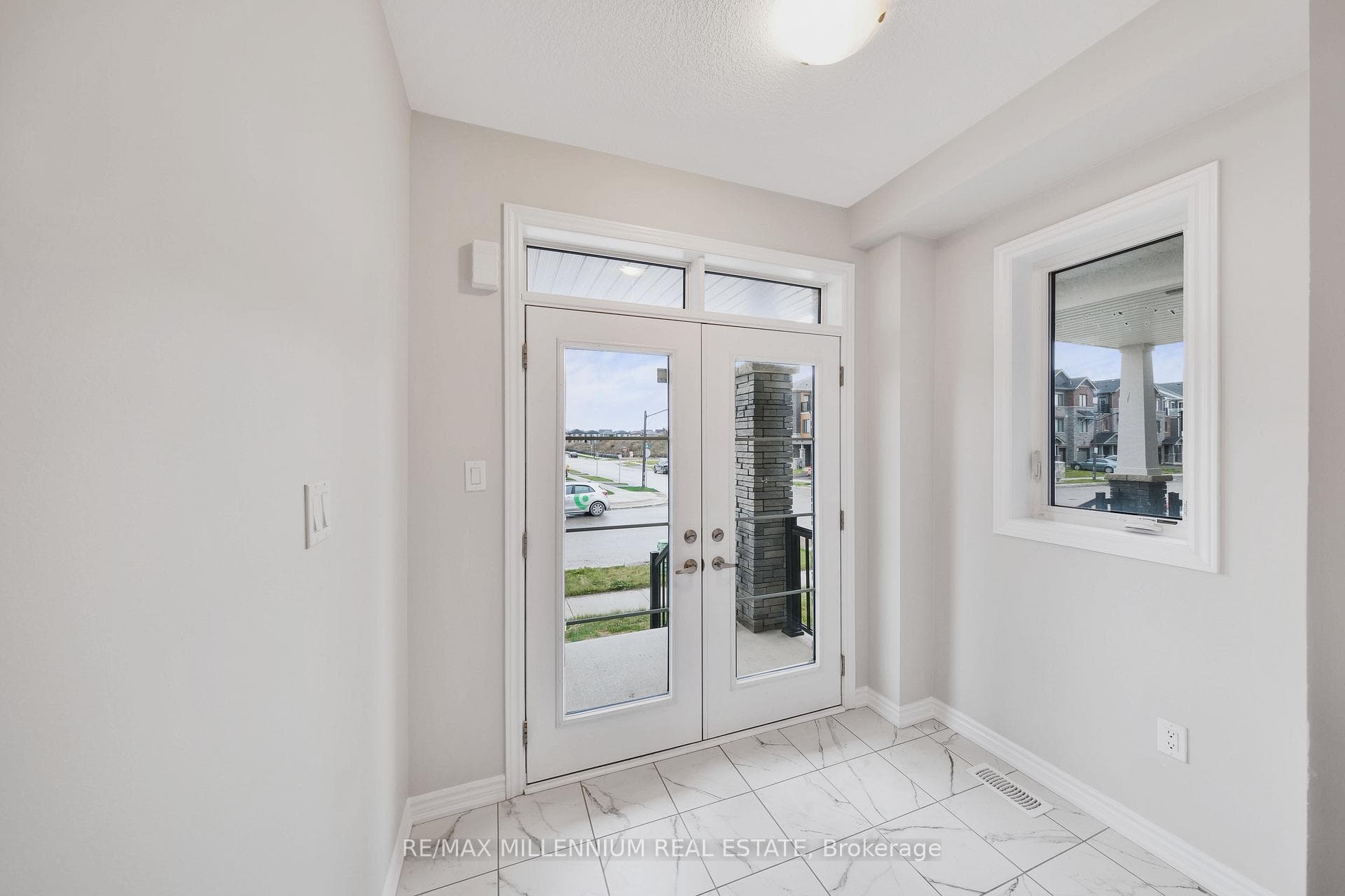 94 Holder Drive photo 3