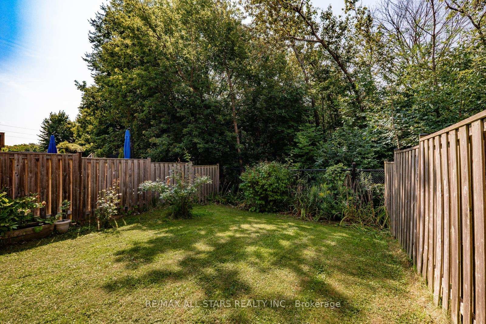 145 Dougherty Crescent photo 31