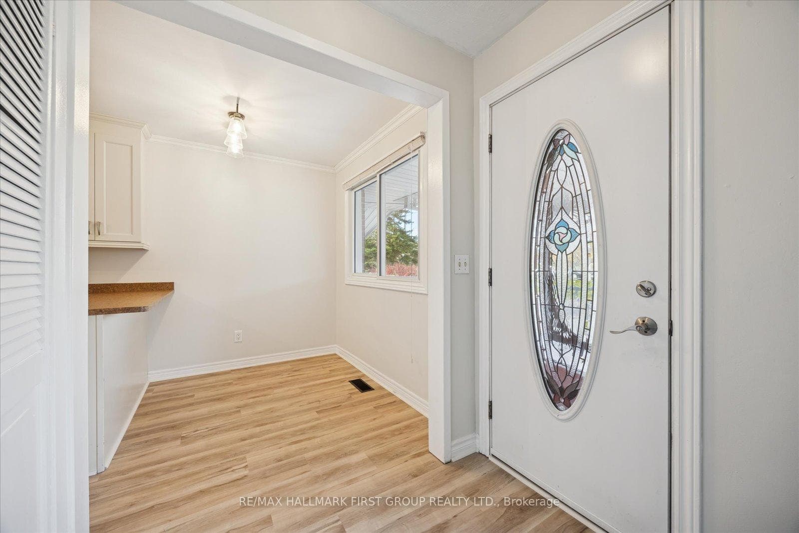 437 Brentwood Avenue Unit Upper photo 3