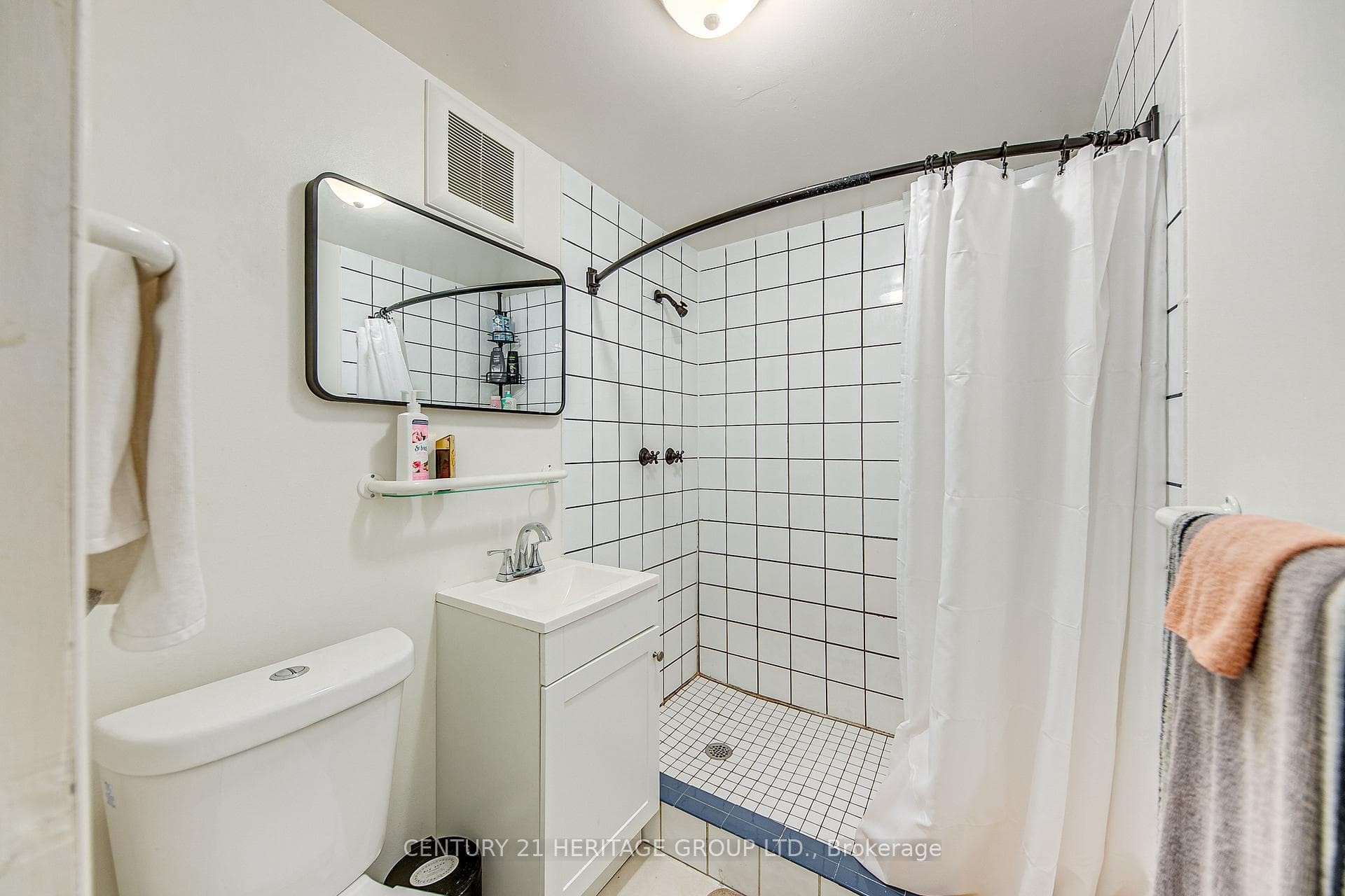148 Riverglen Drive photo 39