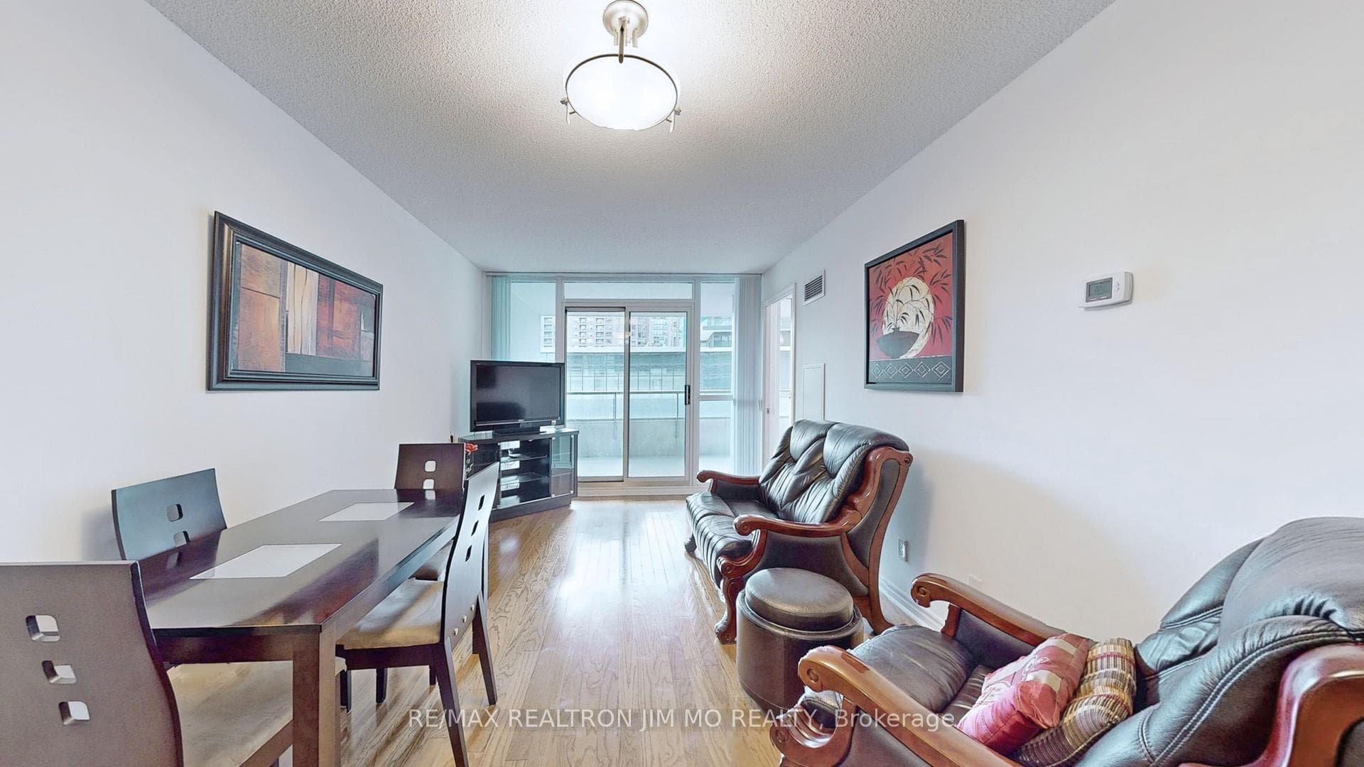 18 Spring Garden Avenue Unit 811 photo 9