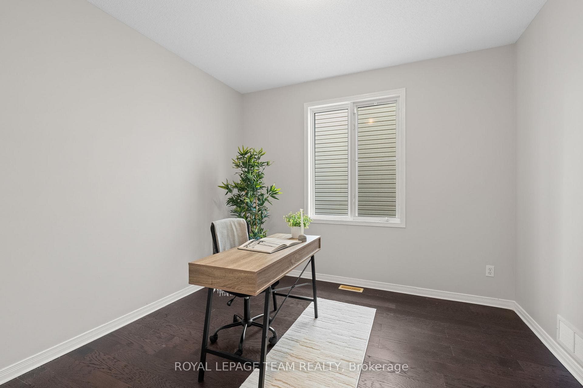 27 Evanshen Crescent photo 21