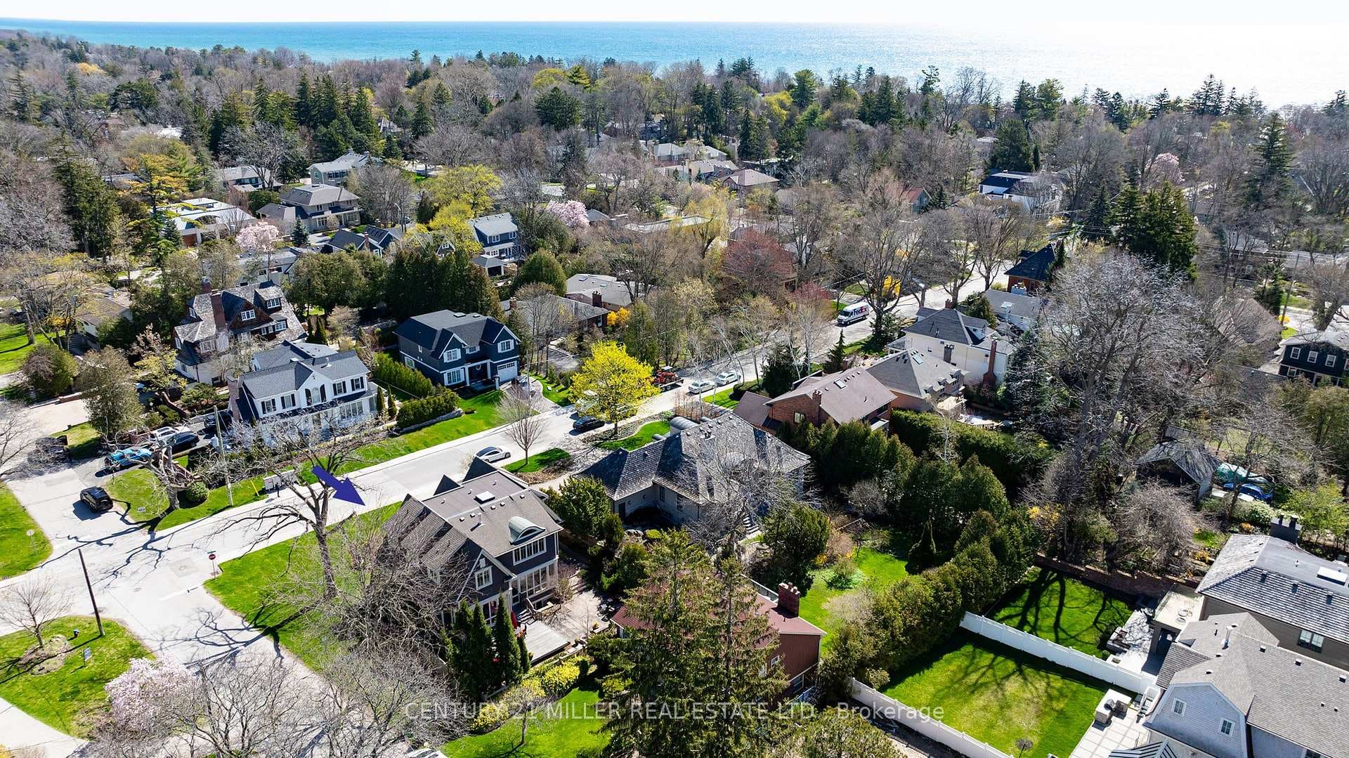 136 Watson Avenue photo 3