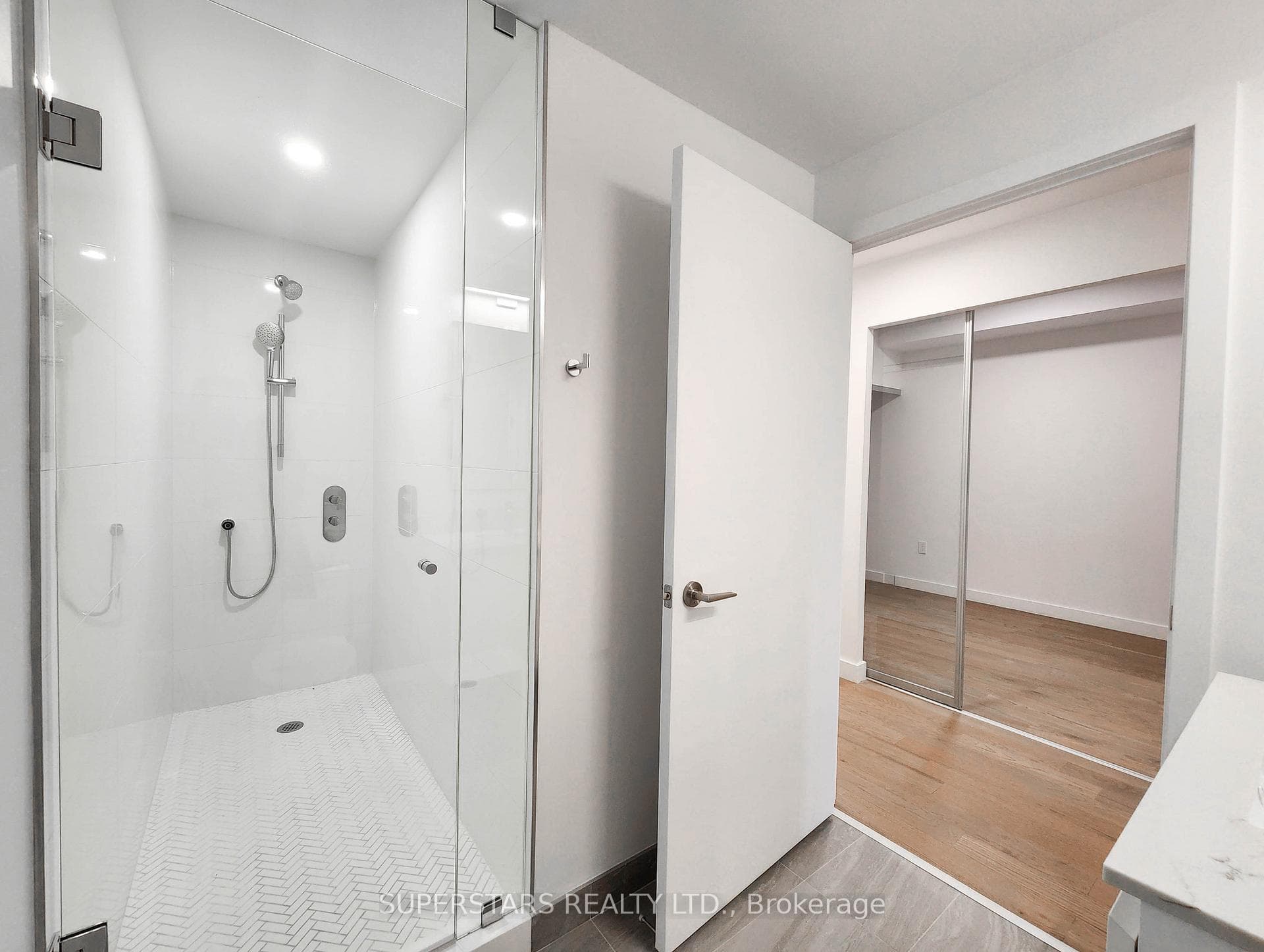 1720 Bayview Avenue Unit 203 photo 15