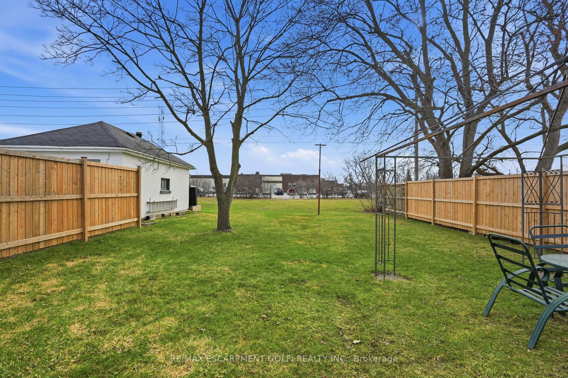 30 Harold Avenue photo 21