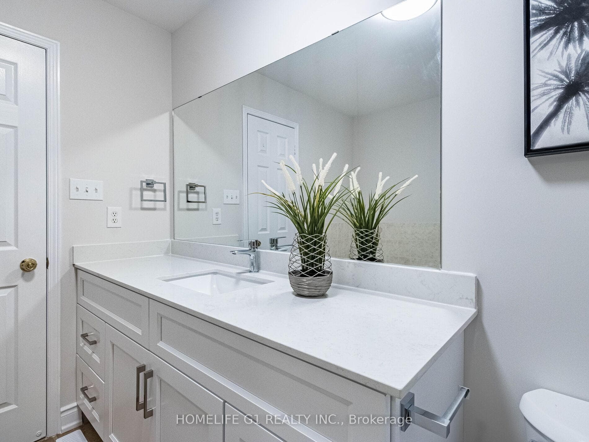 36 Thorp Crescent photo 32