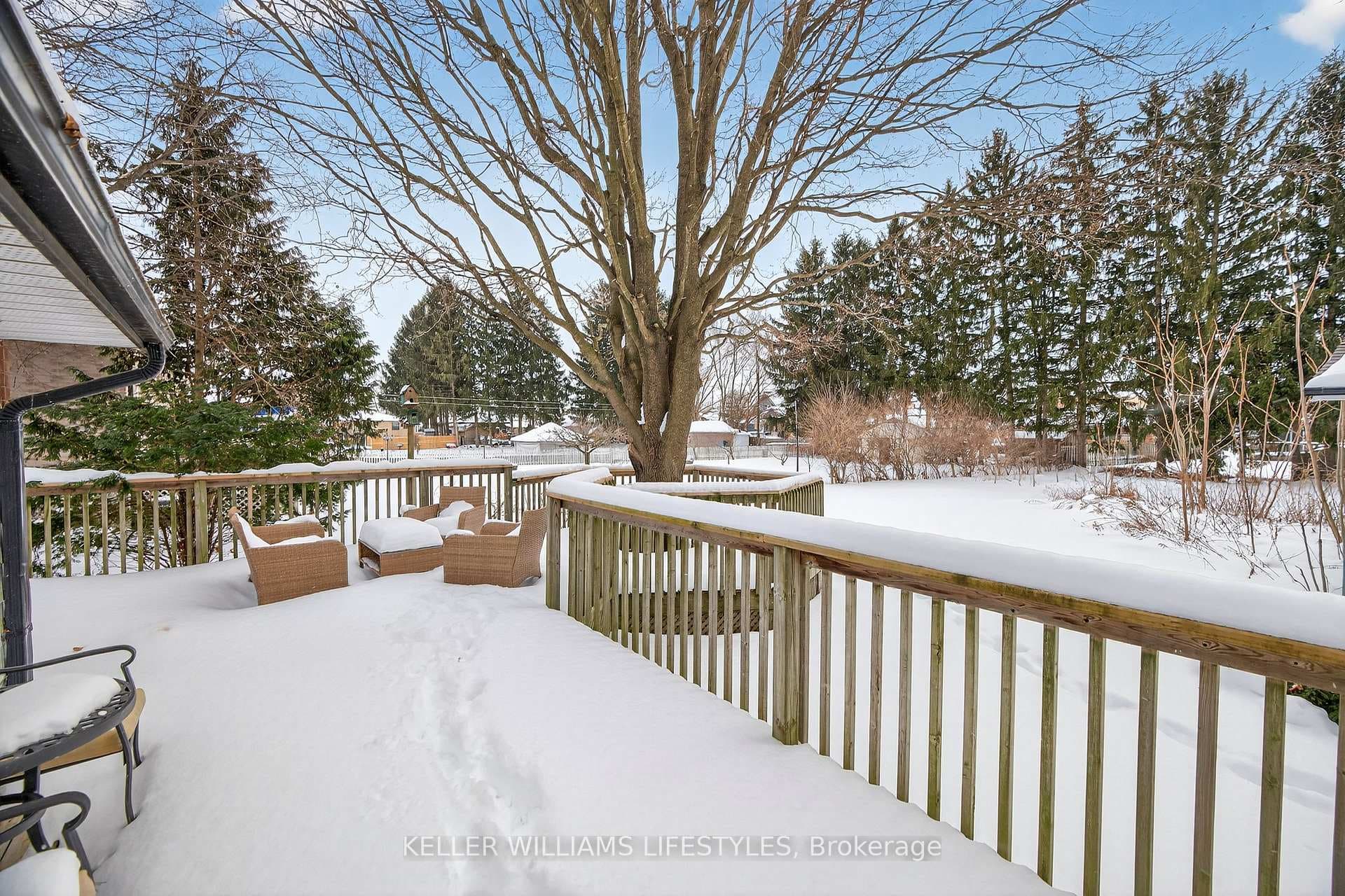 394 Beattie Street photo 32