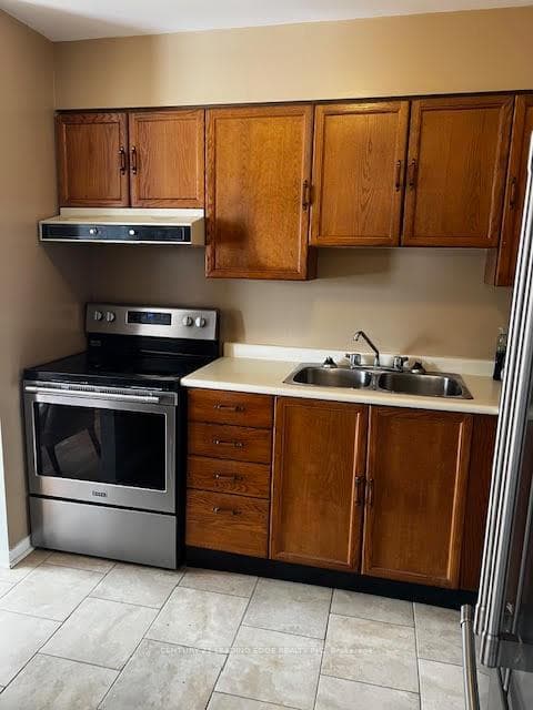 1047 Mississauga Street Unit 301 photo 10