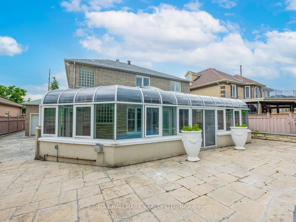 138 Elgin Mills Road photo 34