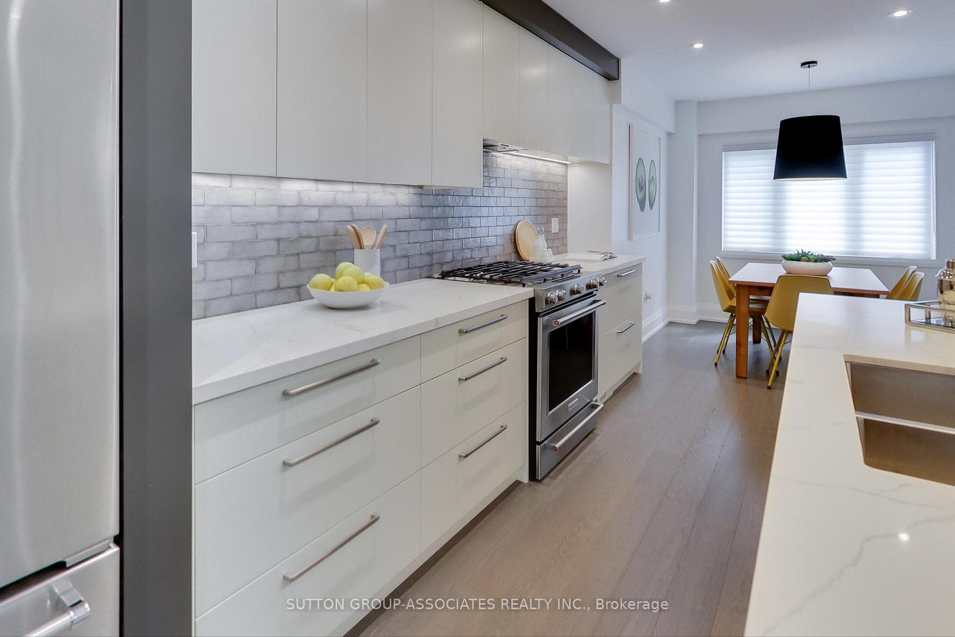 312 Glenholme Avenue photo 9