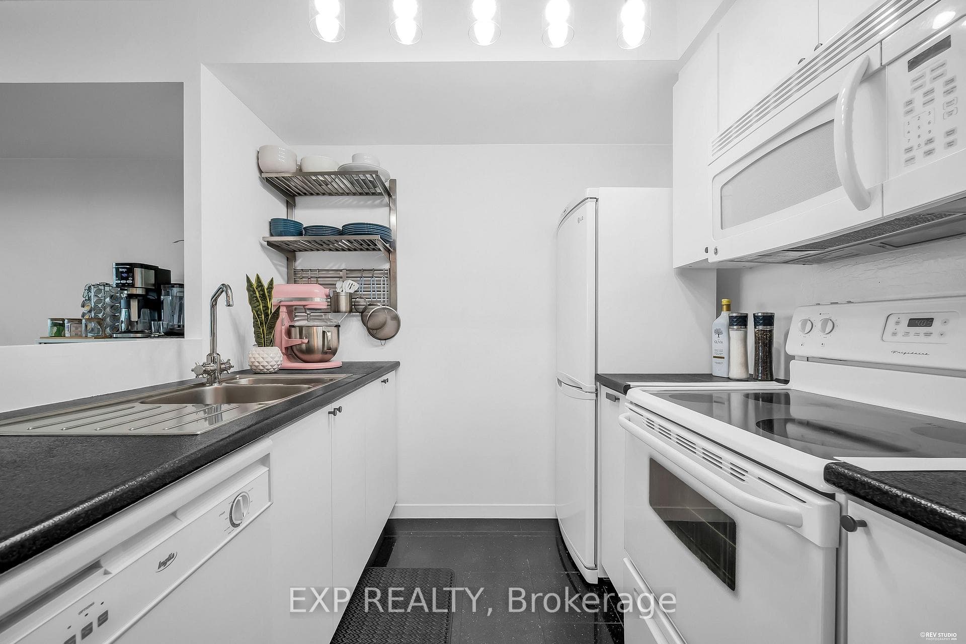 8 Lee Centre Drive Unit 1016 photo 15