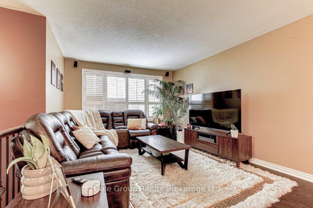 29 Batson Crescent photo 4