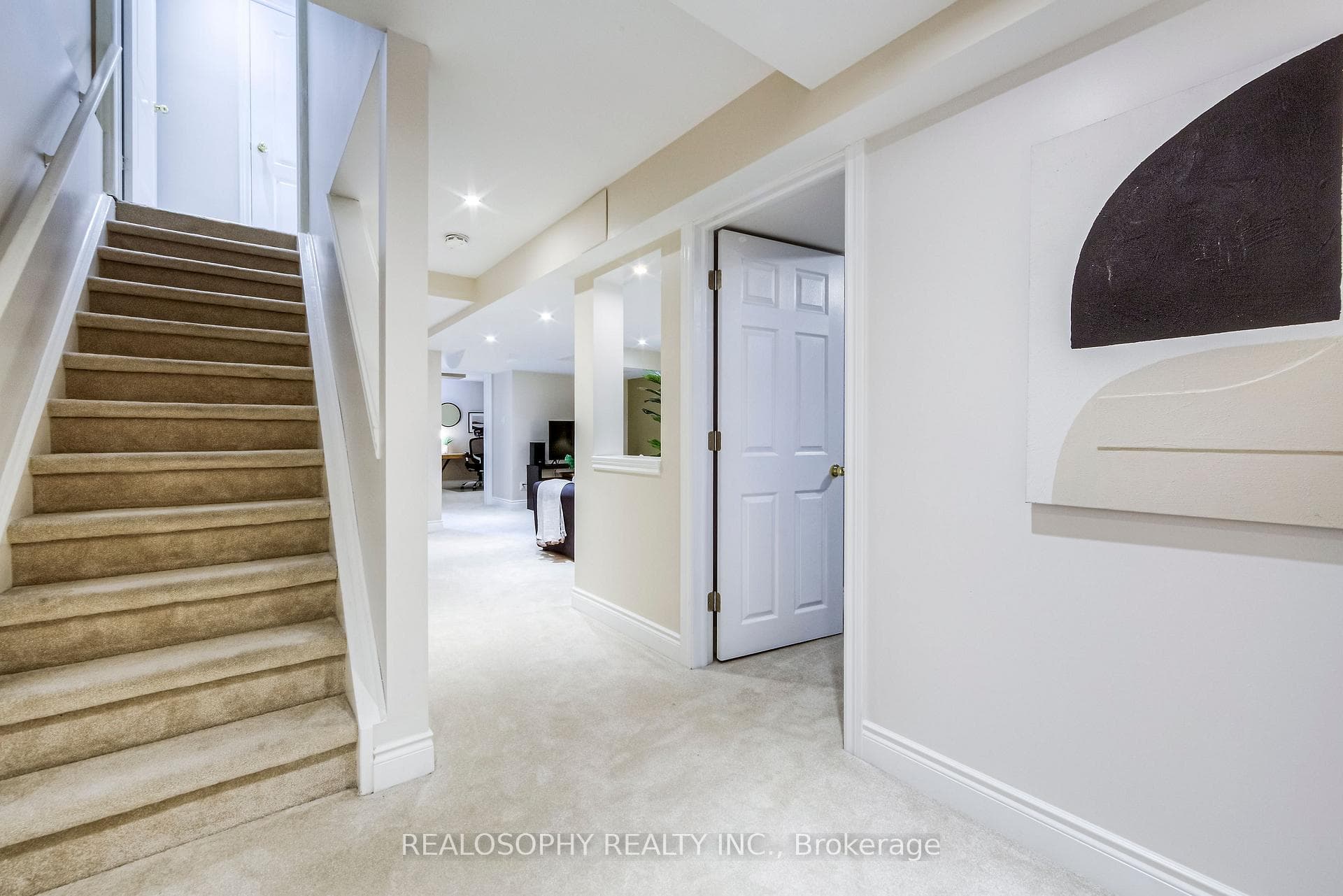127 Selkirk Drive photo 27