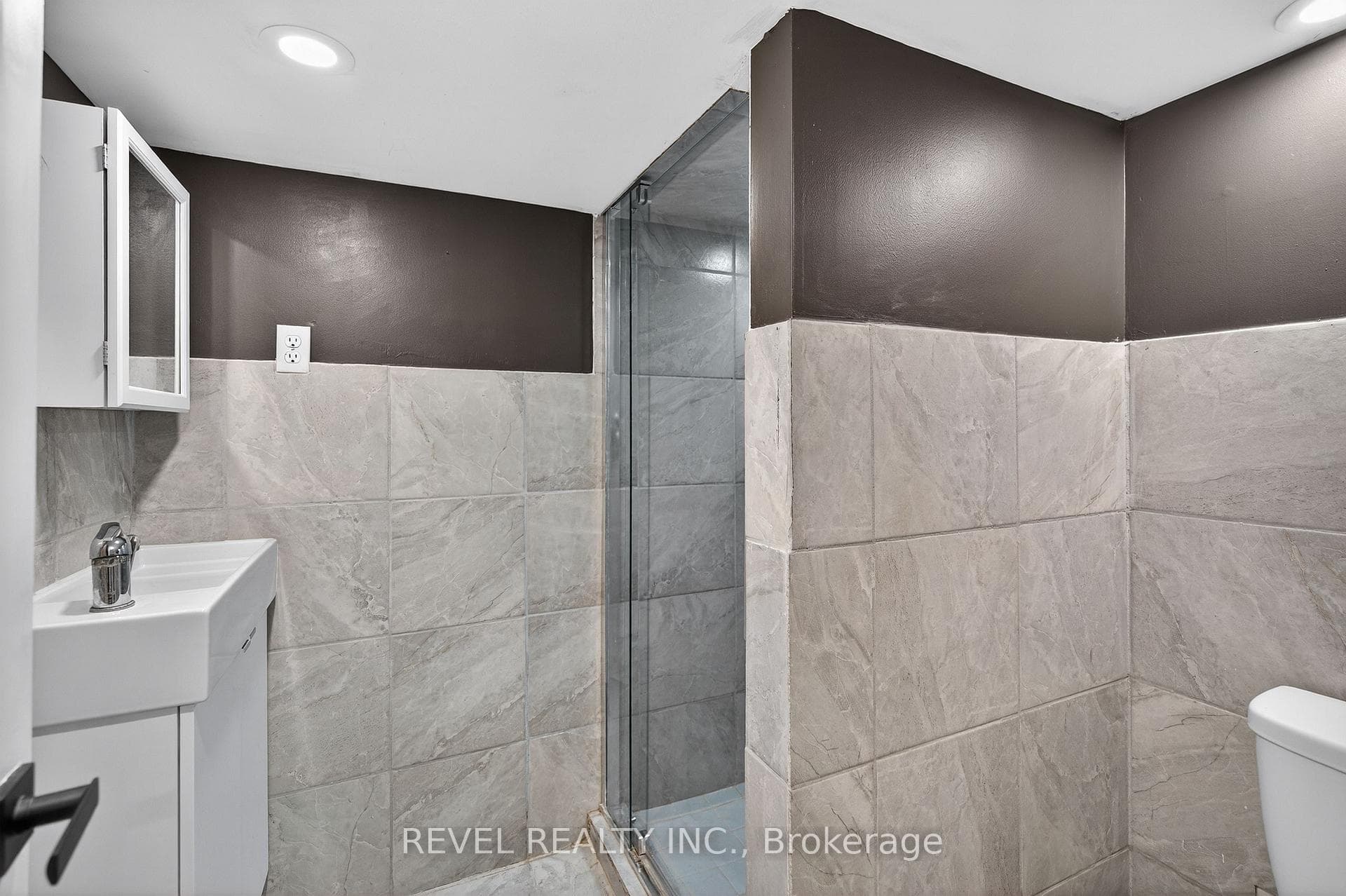 27 Mayflower Avenue photo 31