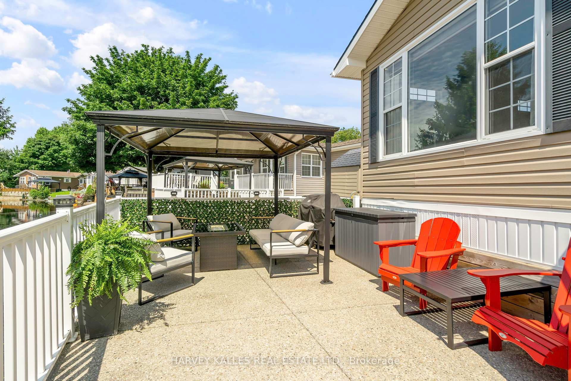 Large terrace w. gas bbq
