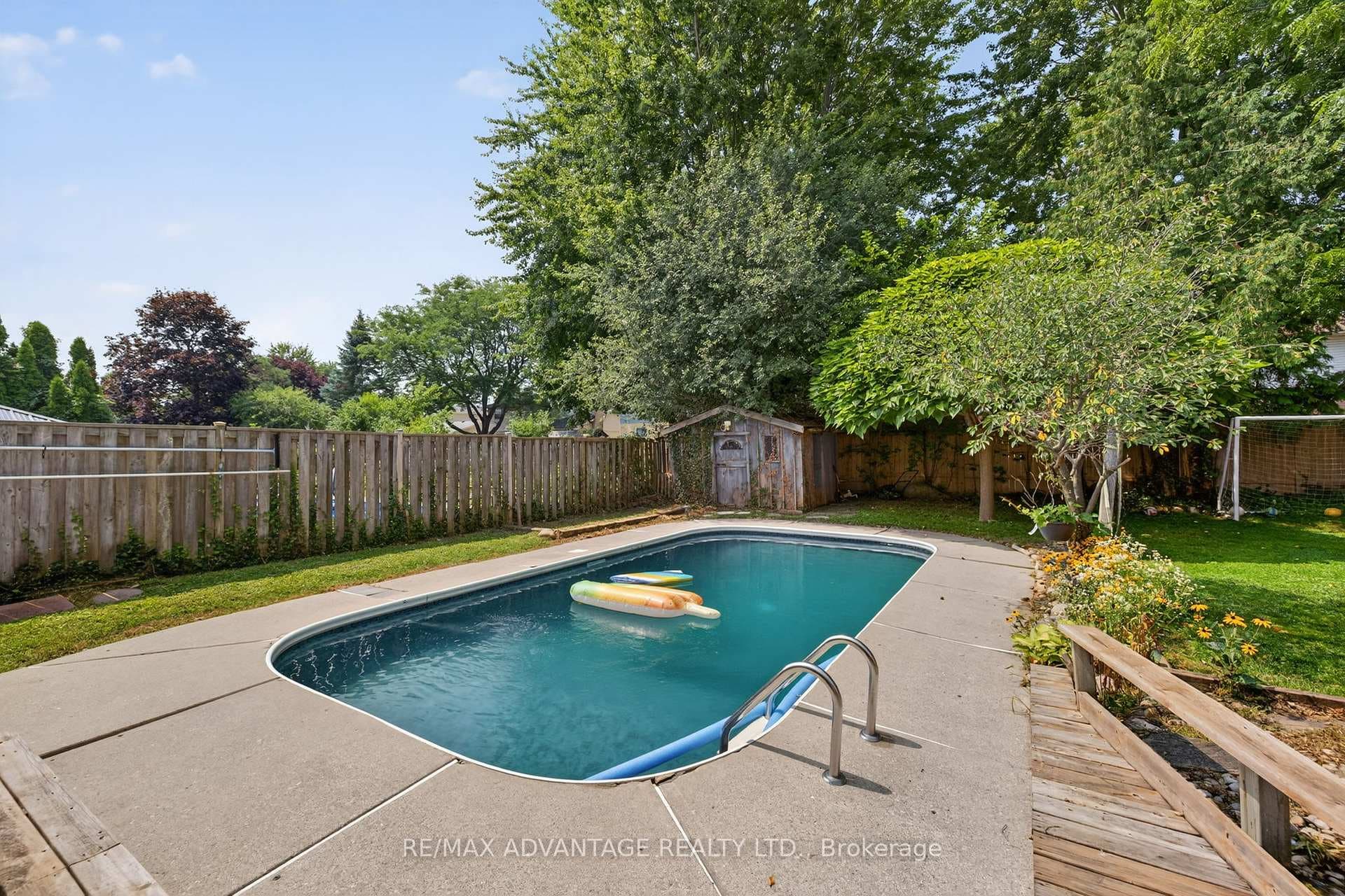 57 Nottinghill Crescent photo 34