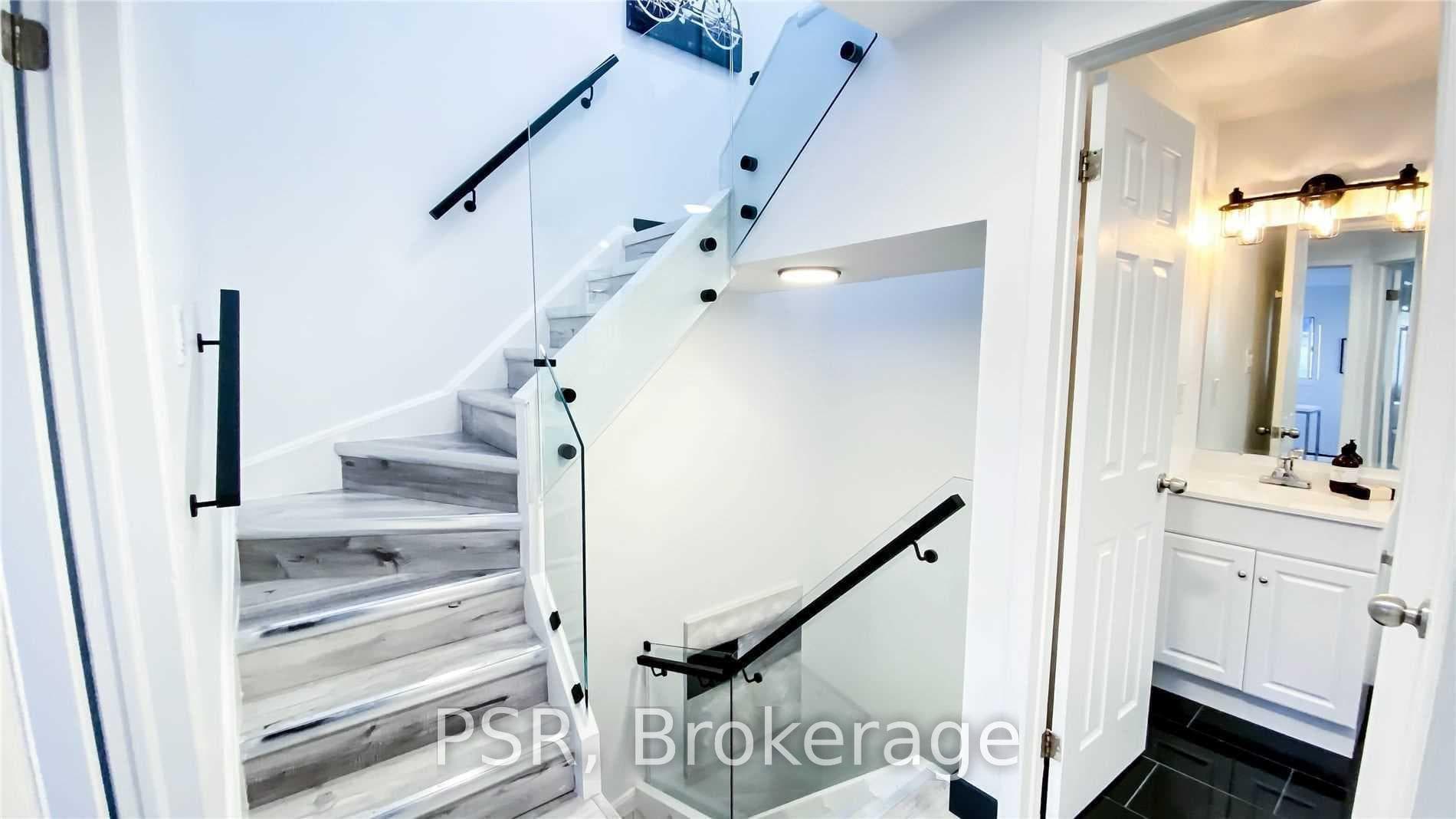 2 Blackthorn Avenue Unit 20 photo 6