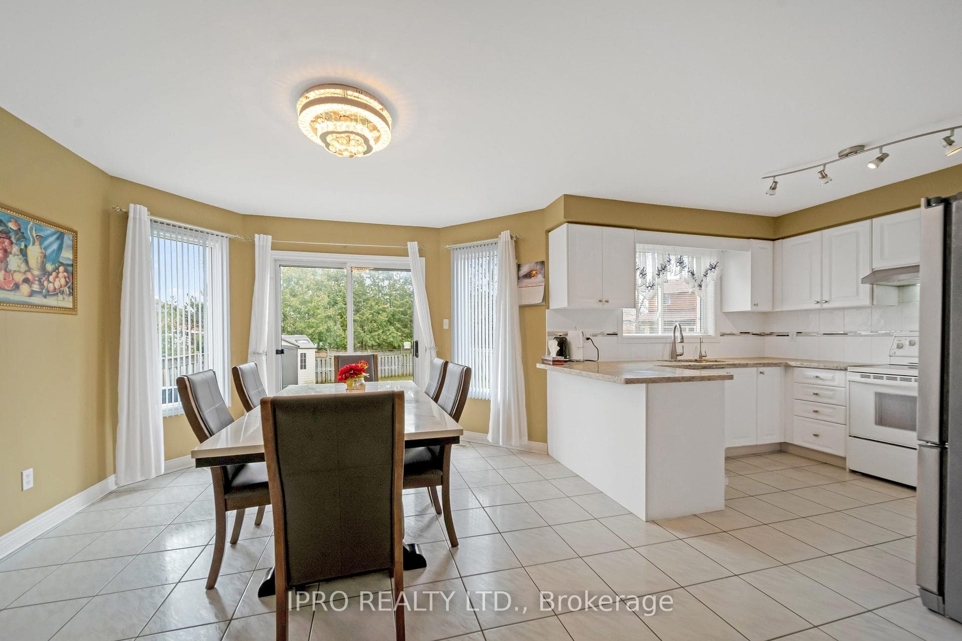 51 Tipton Crescent photo 12