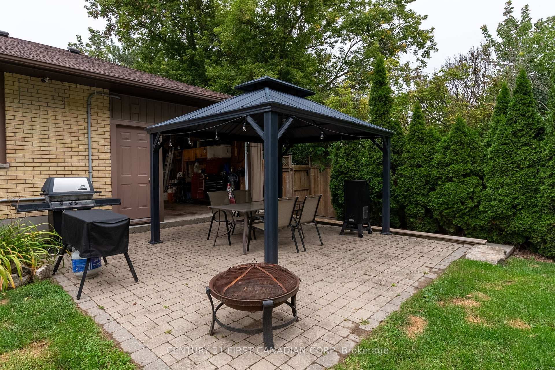 115 Brock Street photo 32