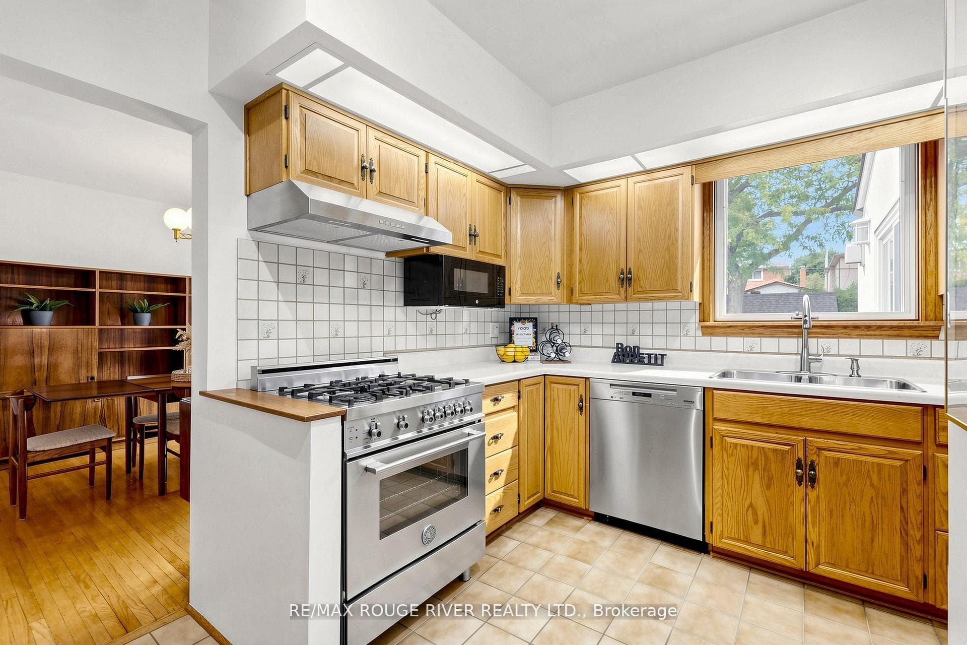 Gas stove