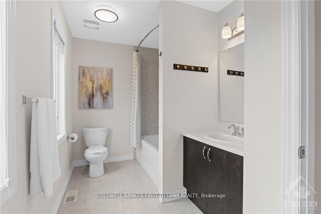 321 MEADOWBREEZE Drive photo 22