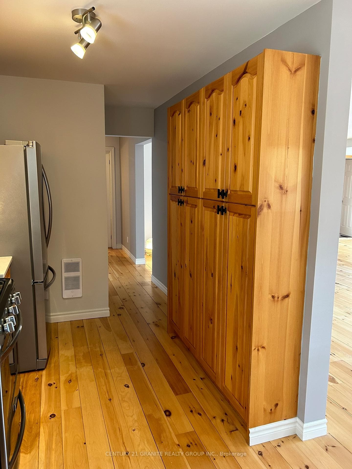52 Tait Lane photo 24