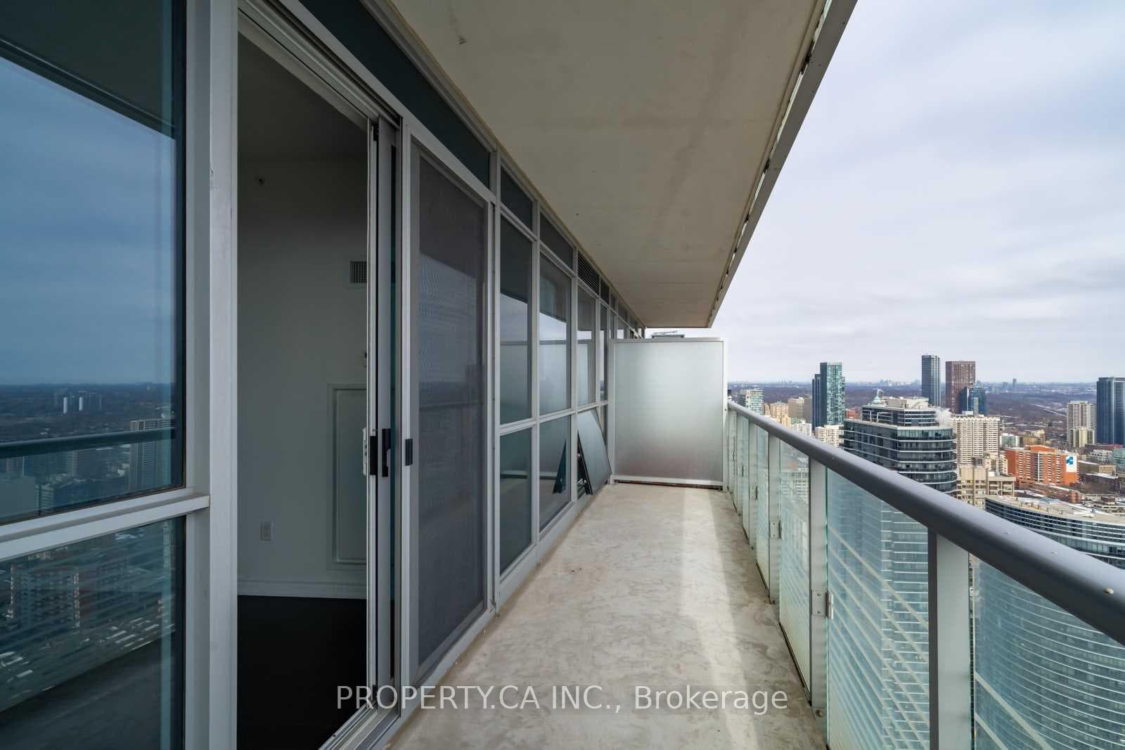 386 Yonge Street Unit 4403 photo 26