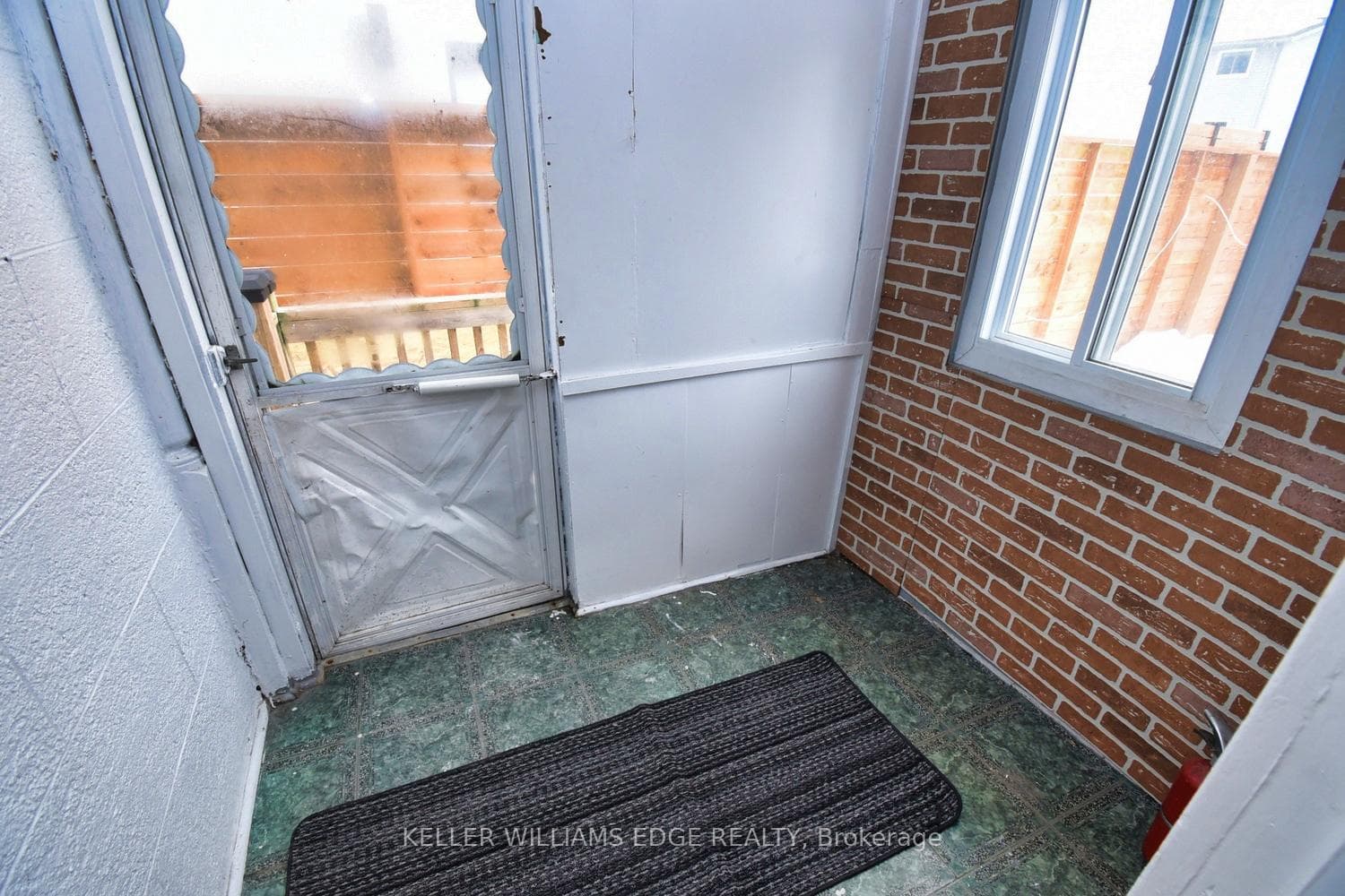 89 Oak Street photo 30