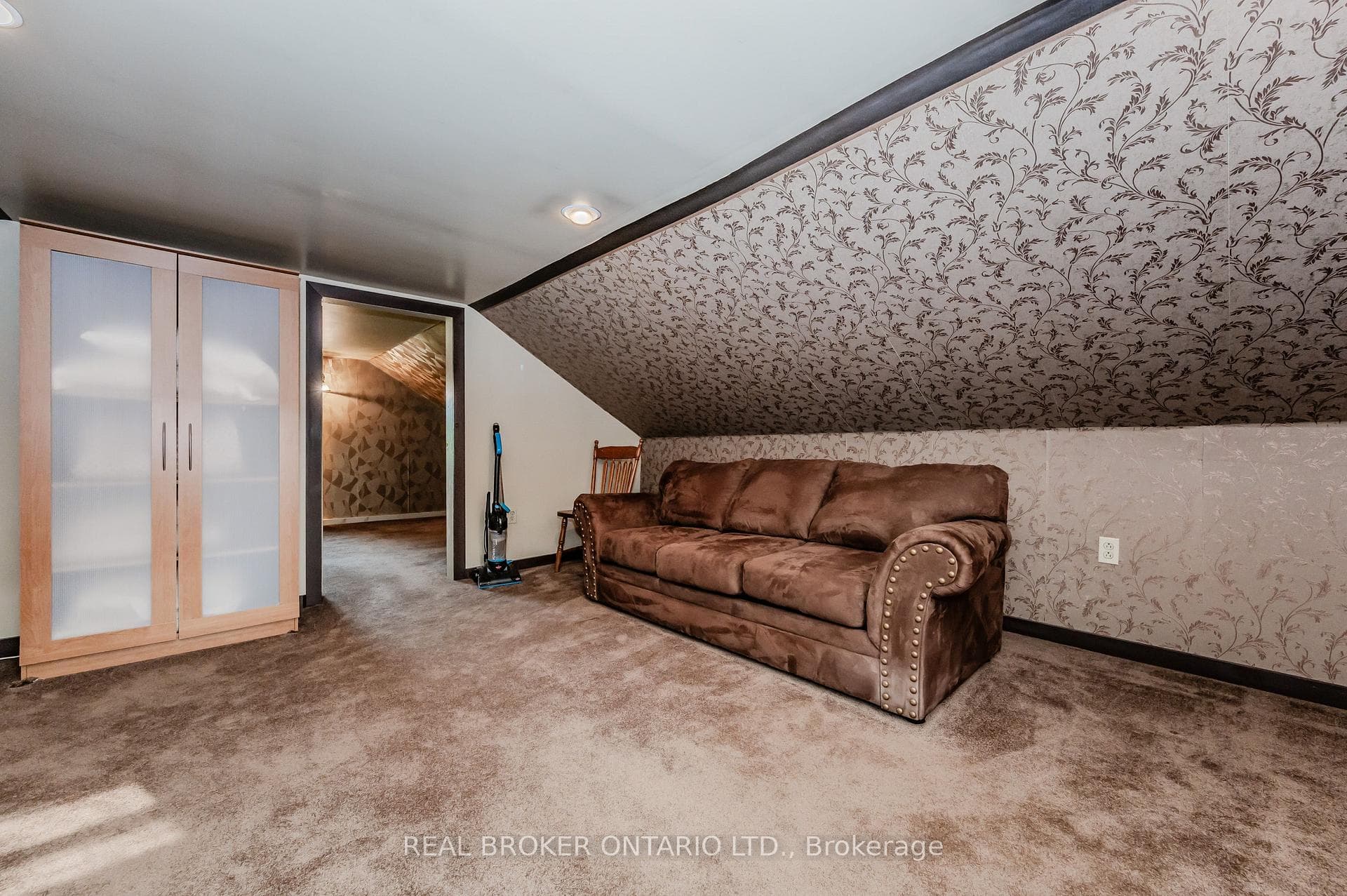 2021 William Street photo 18