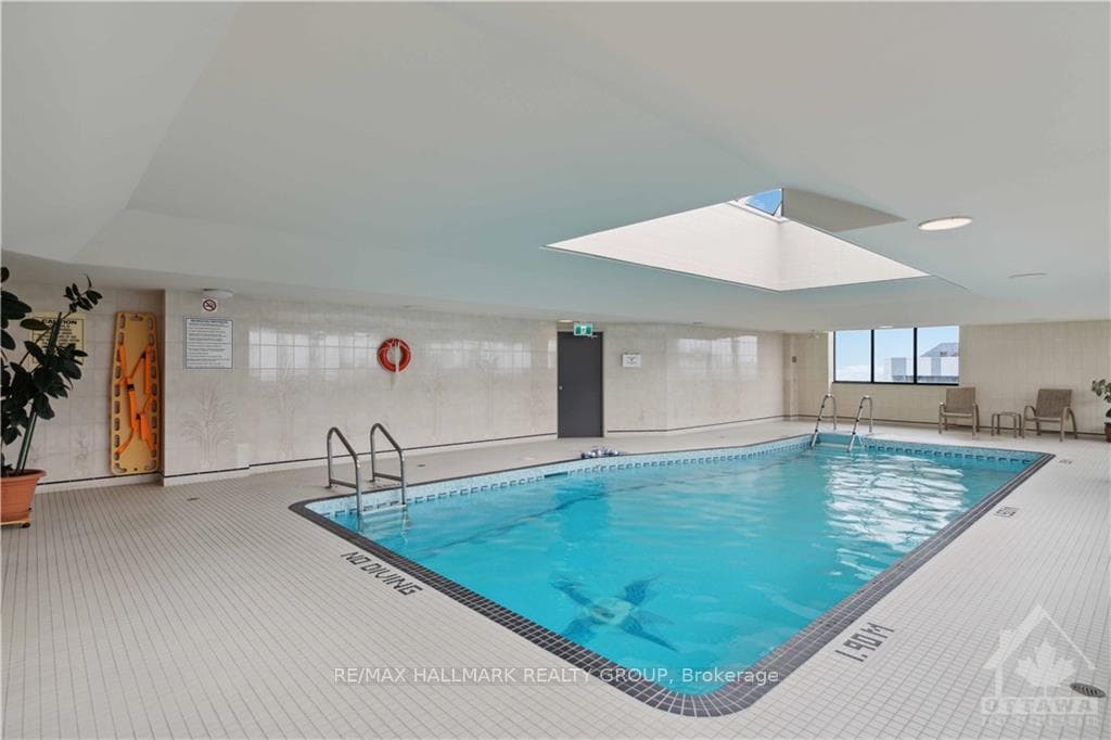 556 LAURIER Avenue Unit 1805 photo 27