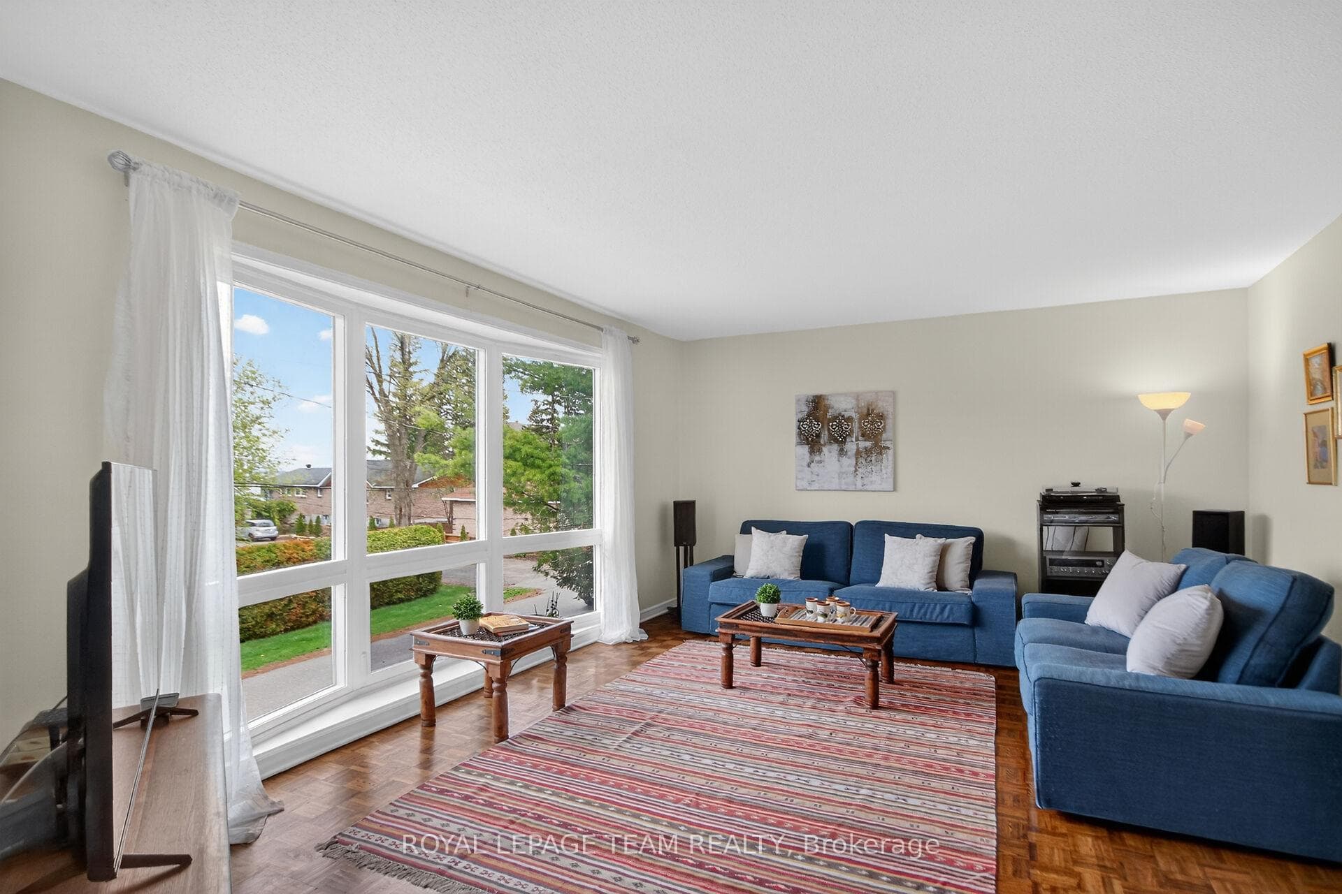 136 James Cummings Avenue photo 4