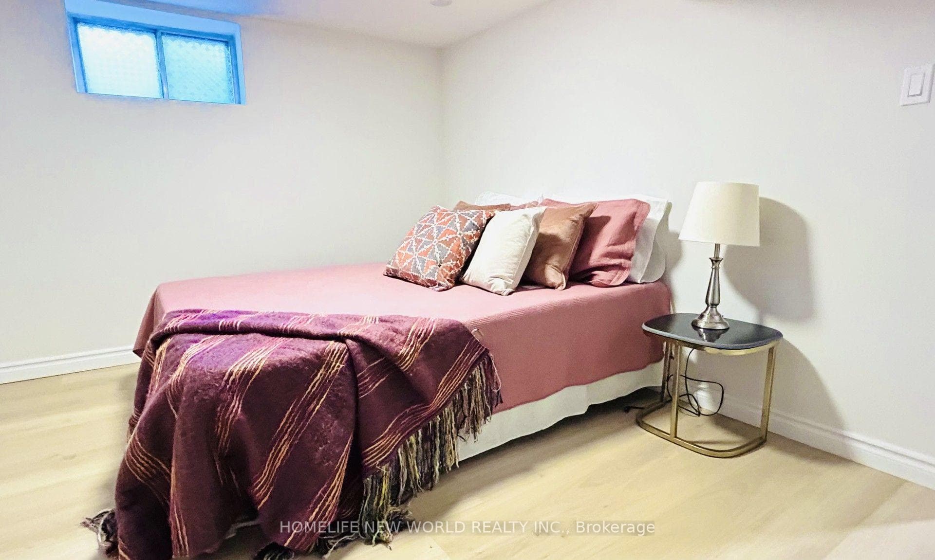 509 Dupont Street photo 21