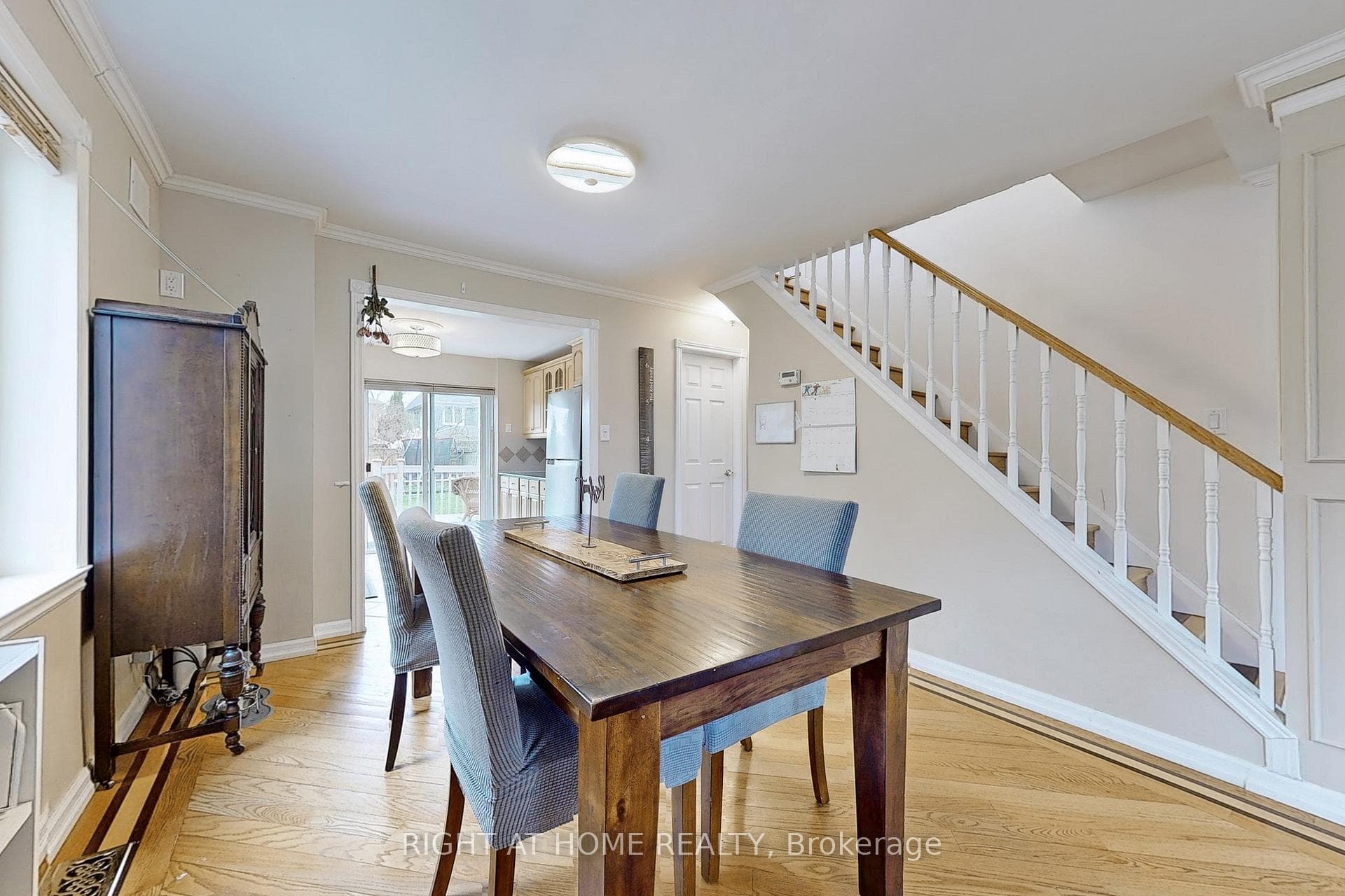 68 Eaglewood Boulevard photo 9